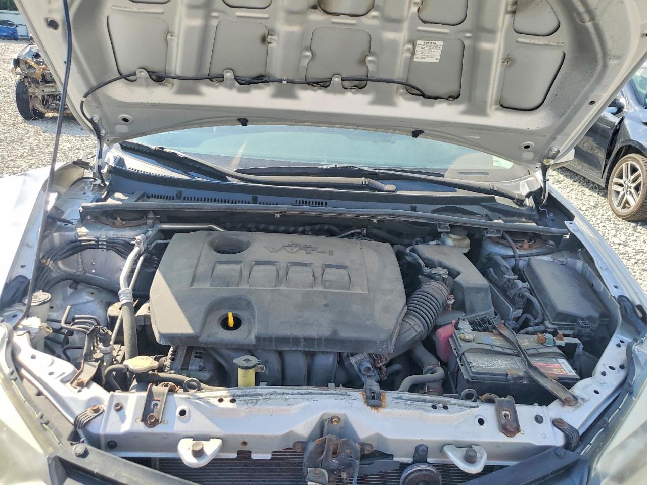 2014 Toyota Corolla Le Silver vin: 5YFBURHE7EP135331