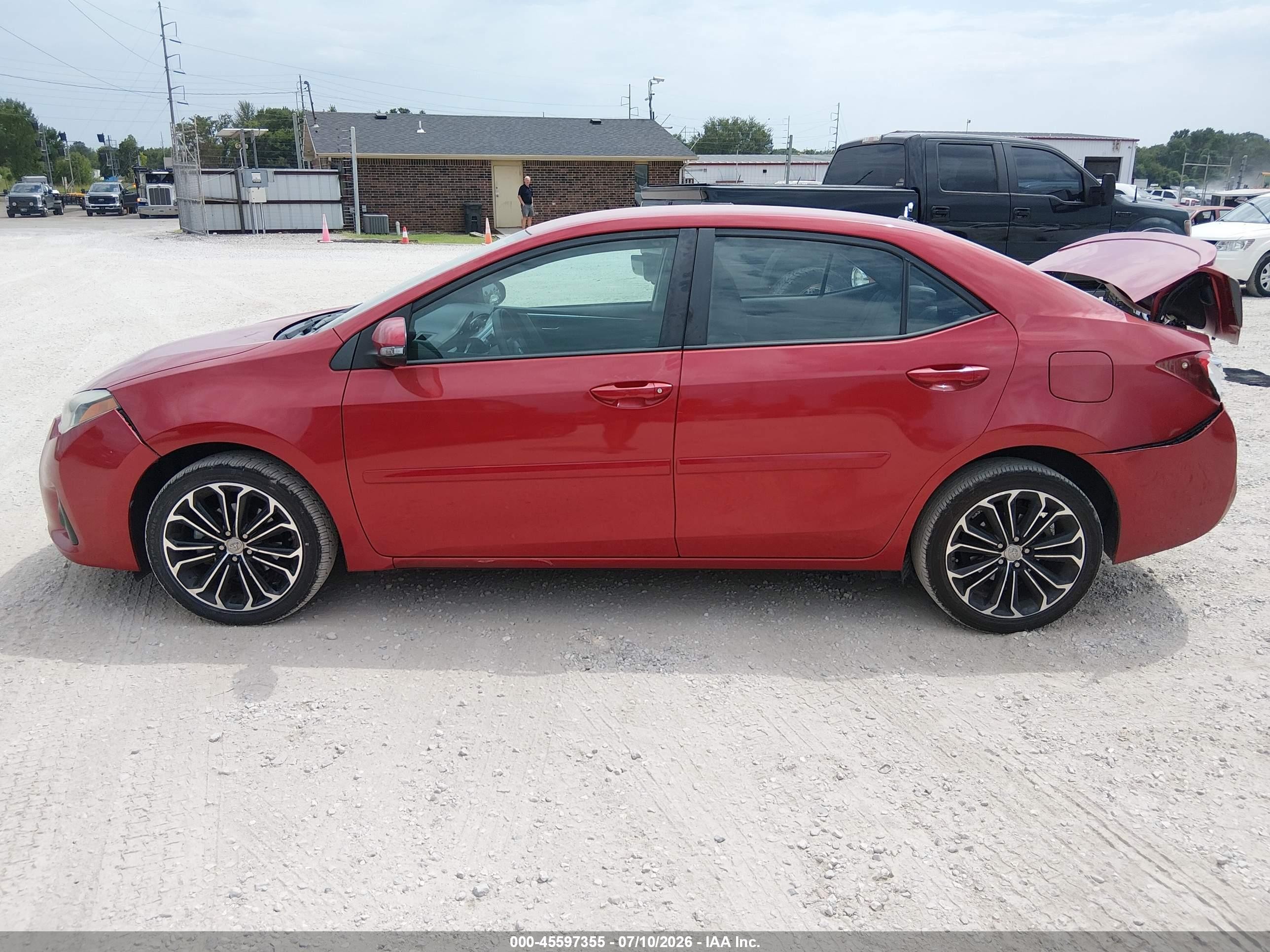2014 Toyota Corolla S Plus Красный vin: 5YFBURHE7EP153991