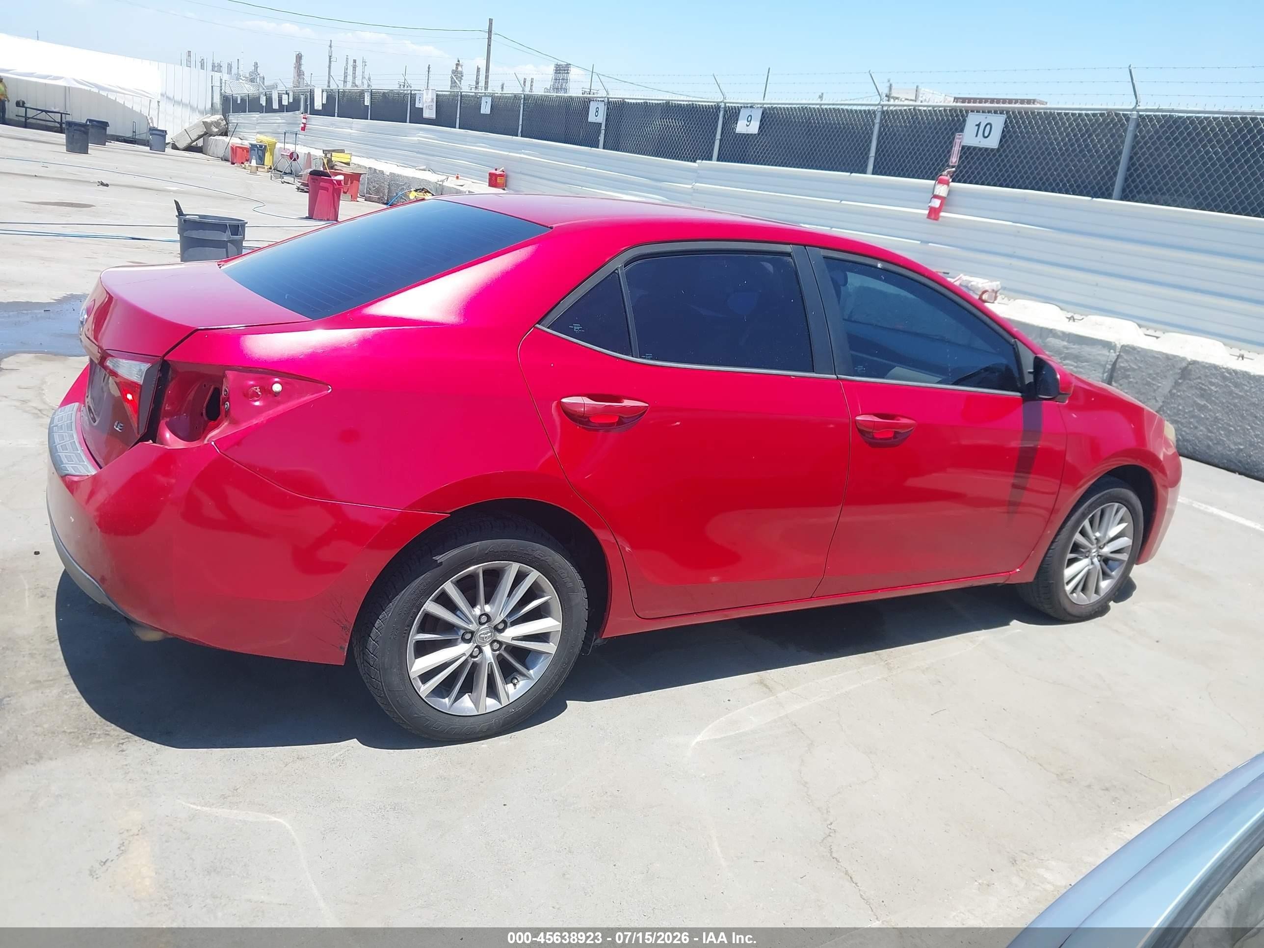 2014 Toyota Corolla Le Plus Red vin: 5YFBURHE7EP162738