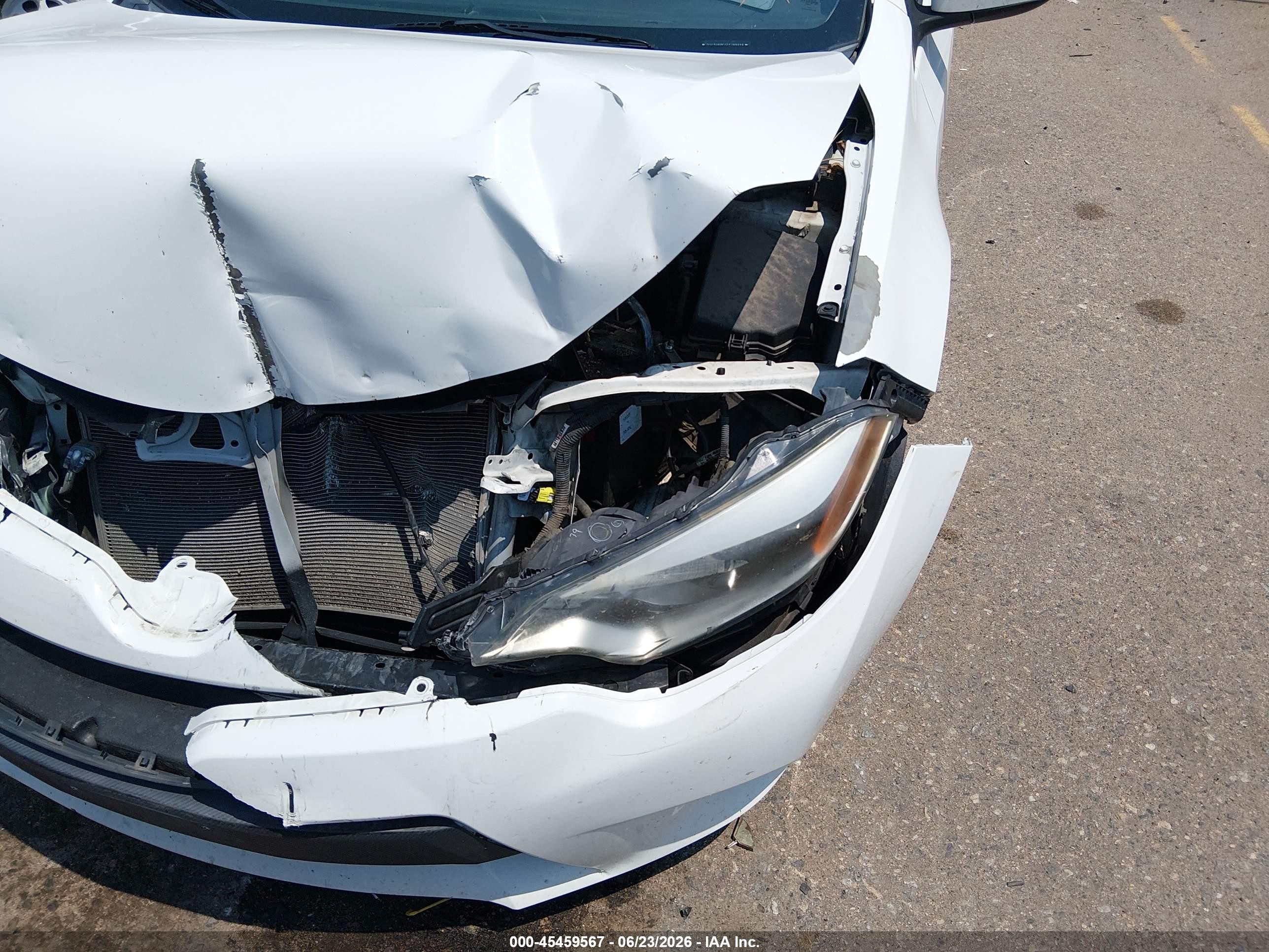 2014 Toyota Corolla Le White vin: 5YFBURHE7EP166546