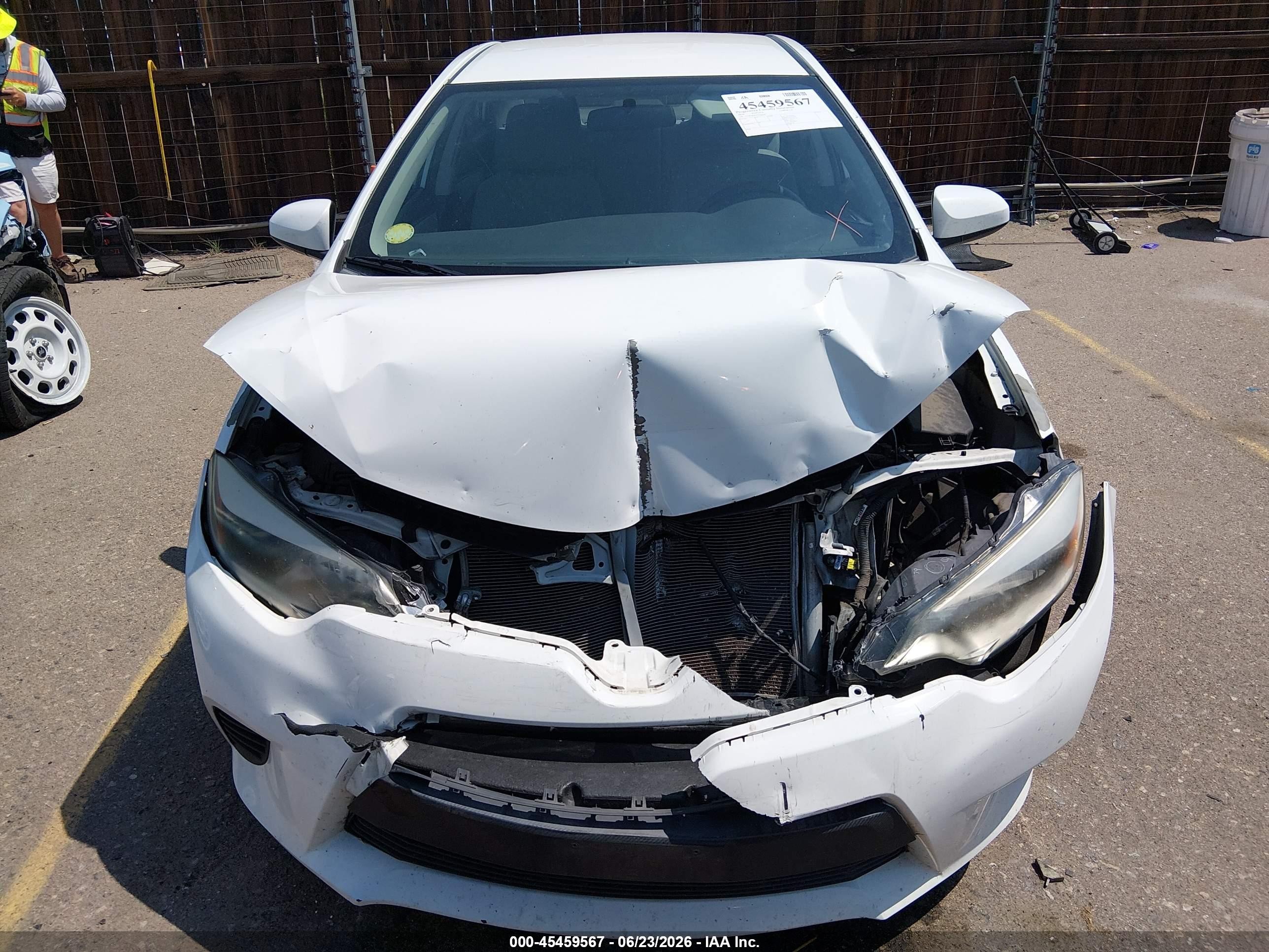 2014 Toyota Corolla Le White vin: 5YFBURHE7EP166546