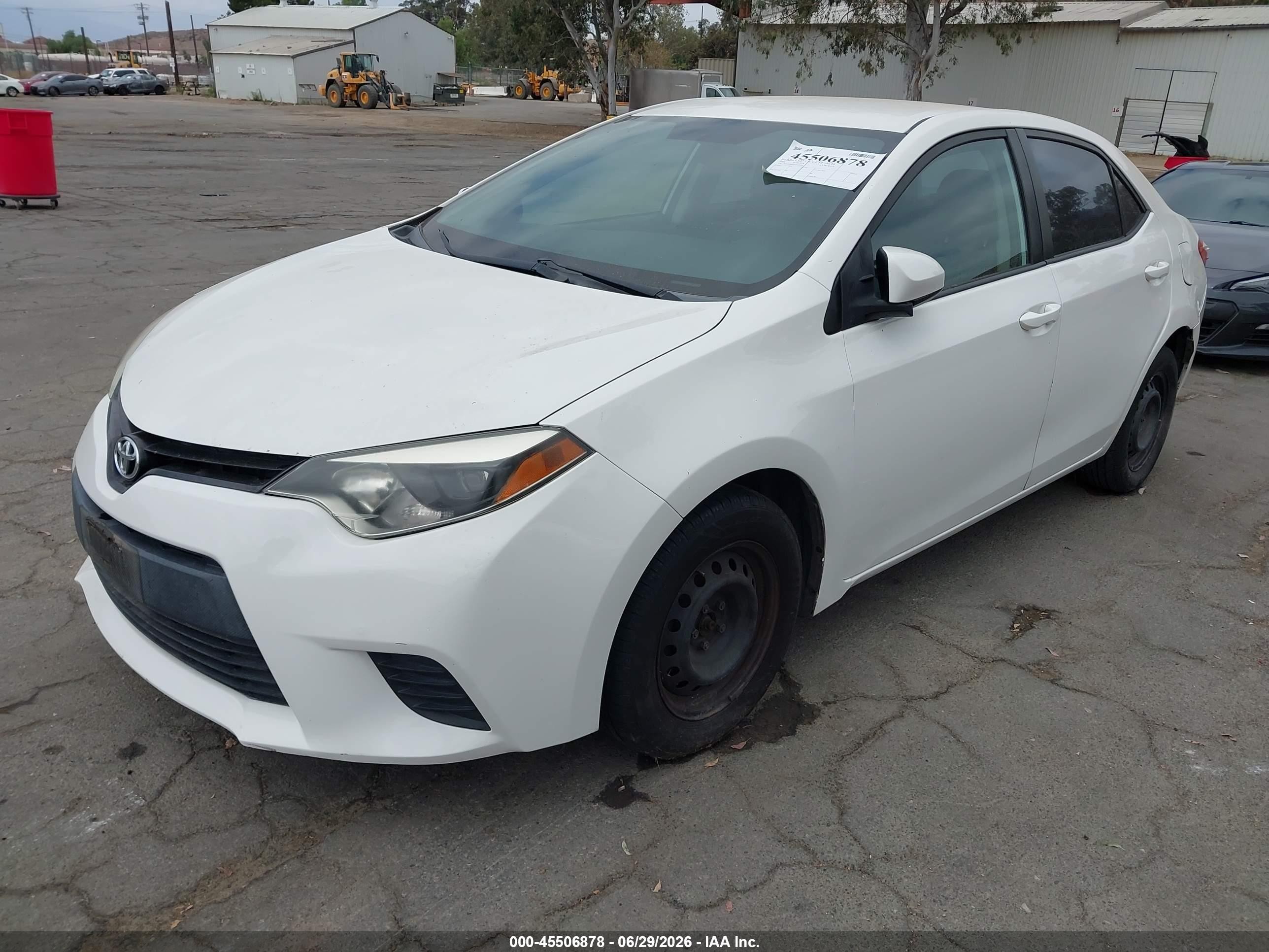 2015 Toyota Corolla L White vin: 5YFBURHE7FP194106
