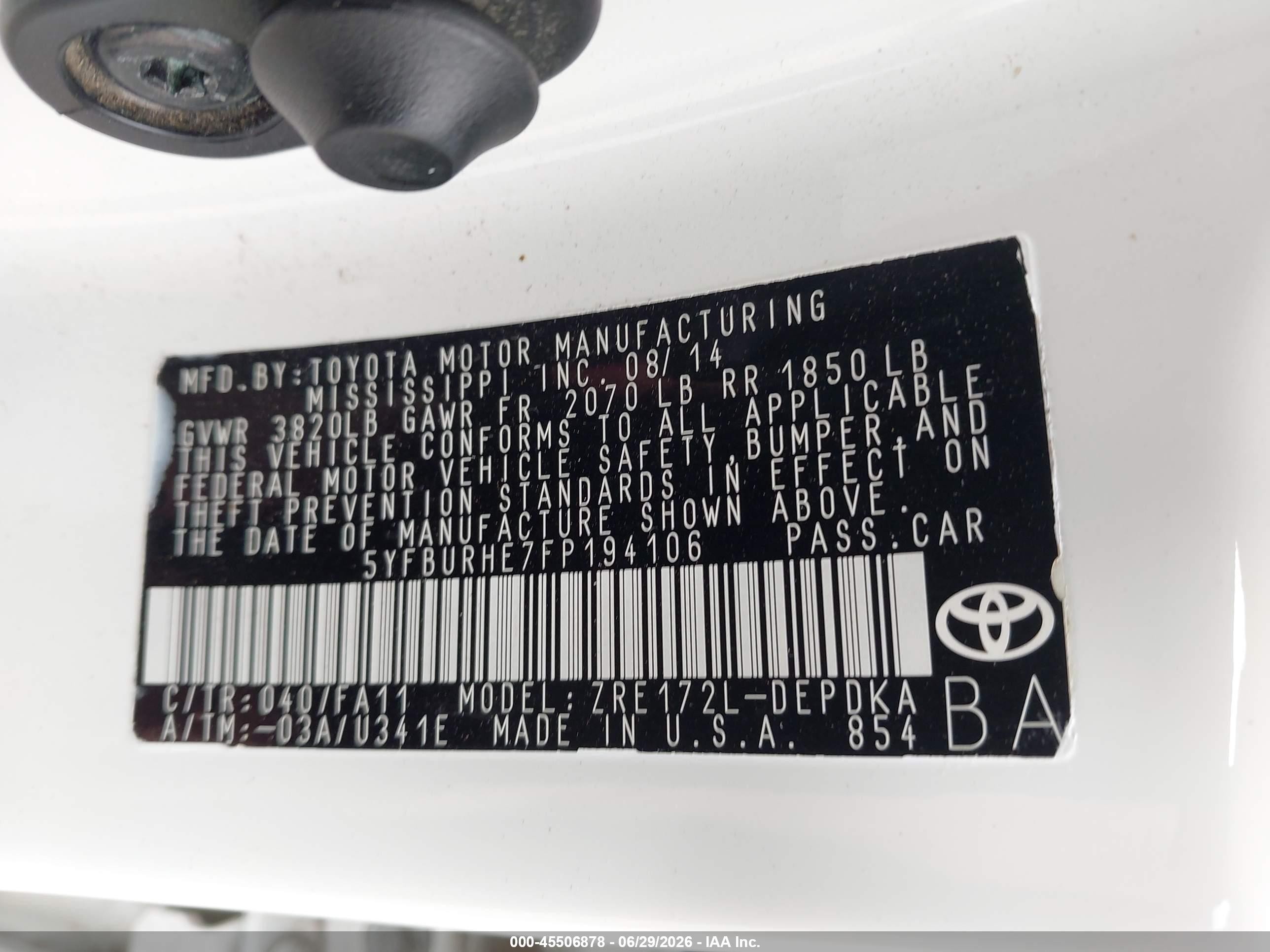 2015 Toyota Corolla L White vin: 5YFBURHE7FP194106