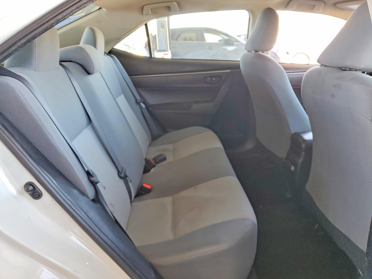 2015 Toyota Corolla L White vin: 5YFBURHE7FP209123