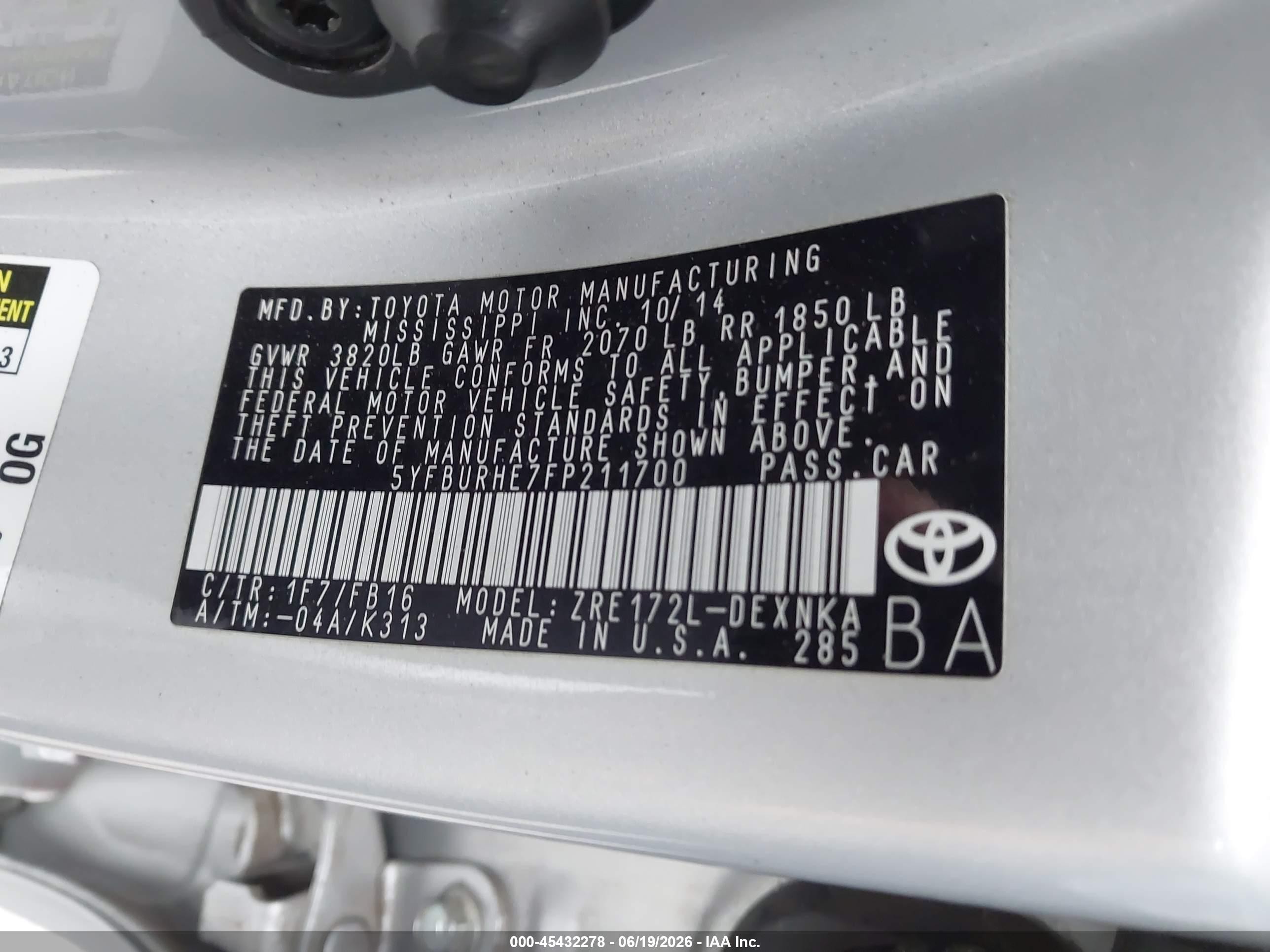 2015 Toyota Corolla Le Plus Silver vin: 5YFBURHE7FP211700