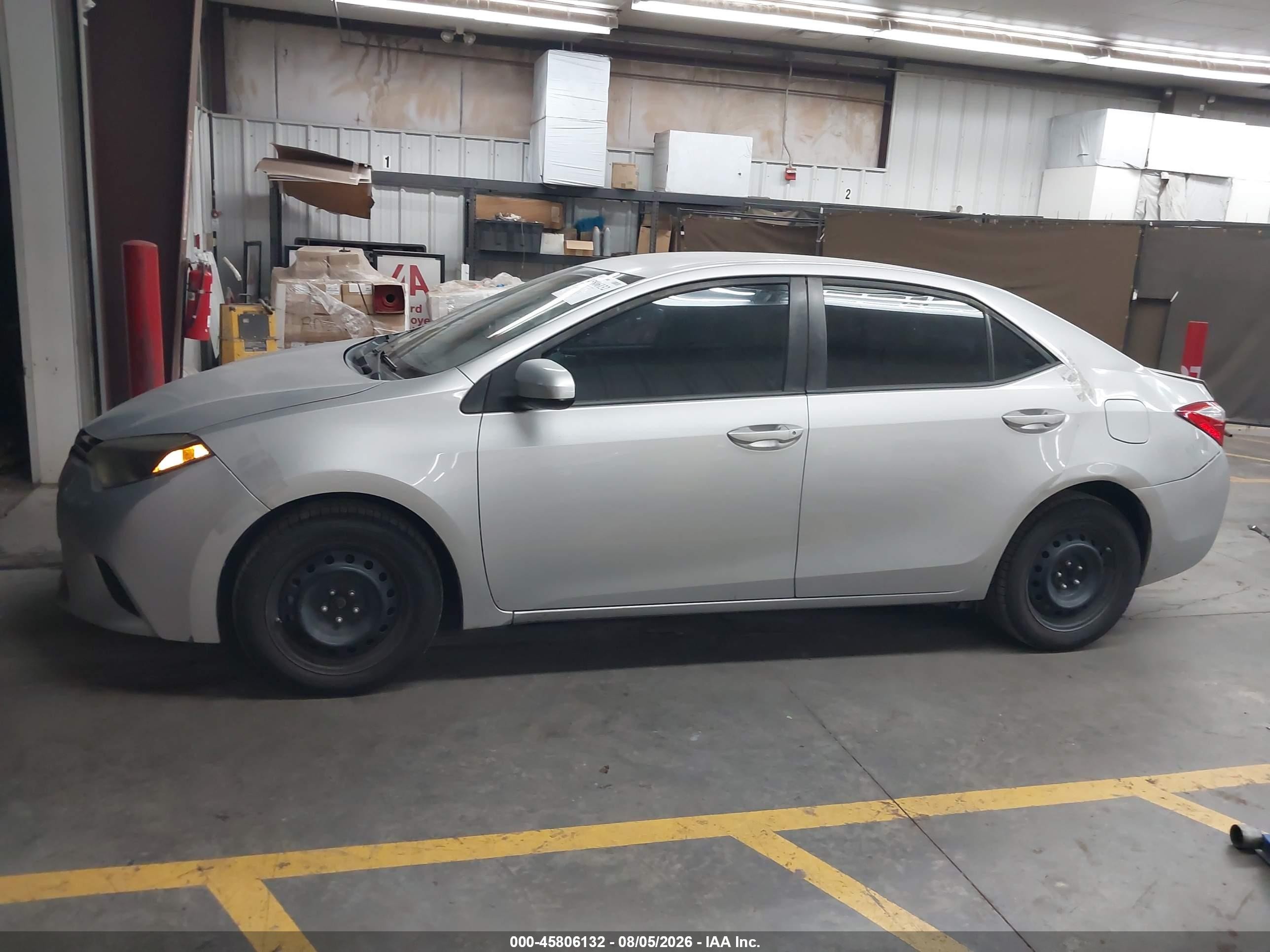 2015 Toyota Corolla Le Серебряный vin: 5YFBURHE7FP214628