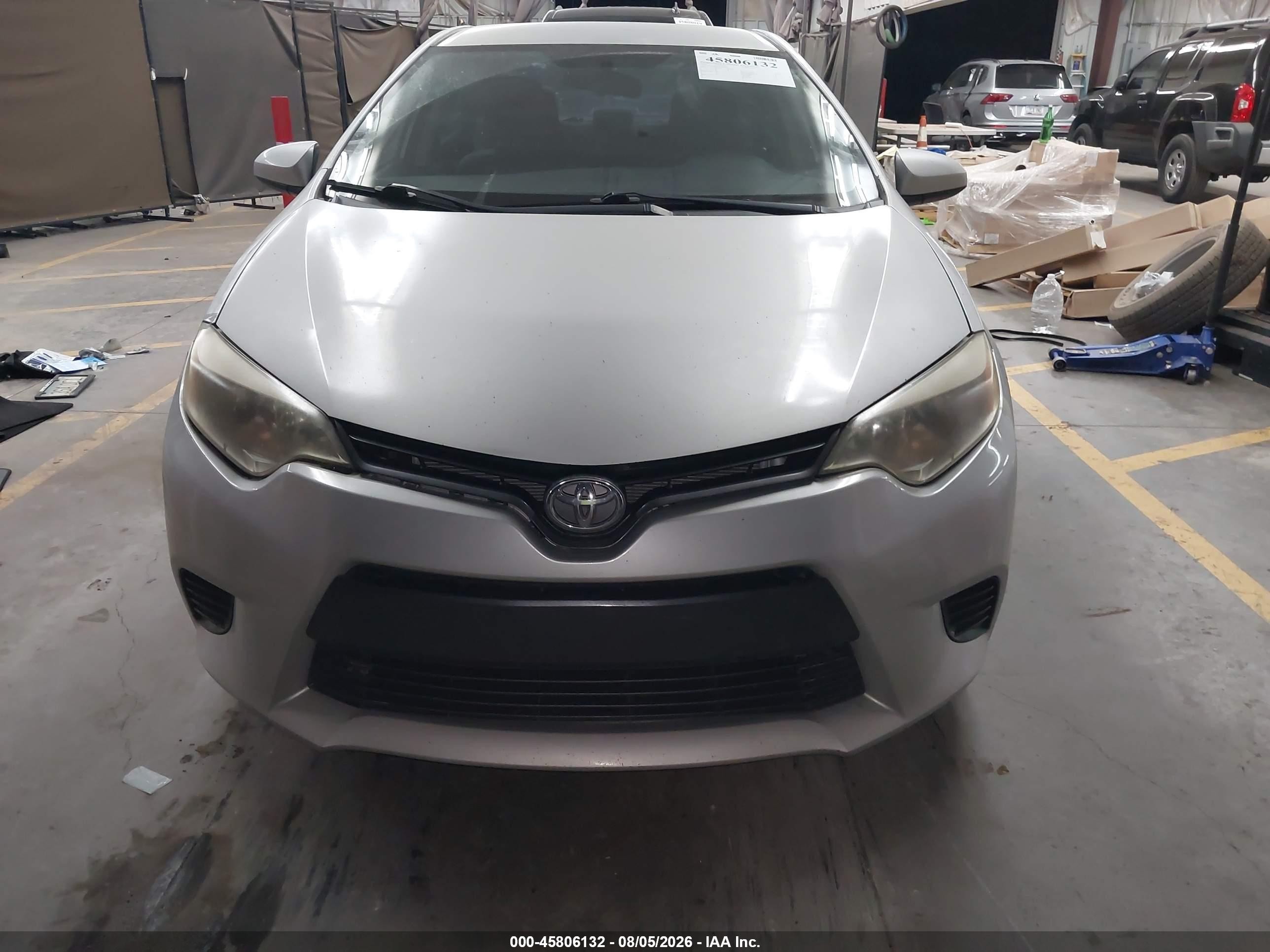 2015 Toyota Corolla Le Серебряный vin: 5YFBURHE7FP214628