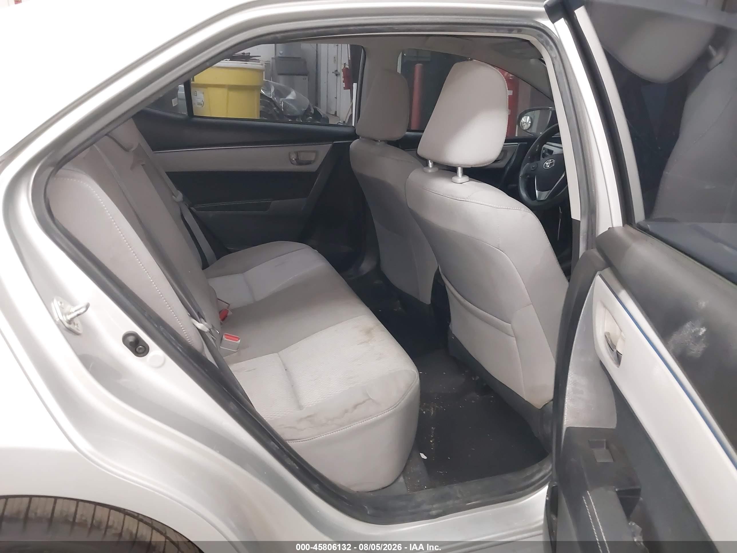 2015 Toyota Corolla Le Серебряный vin: 5YFBURHE7FP214628