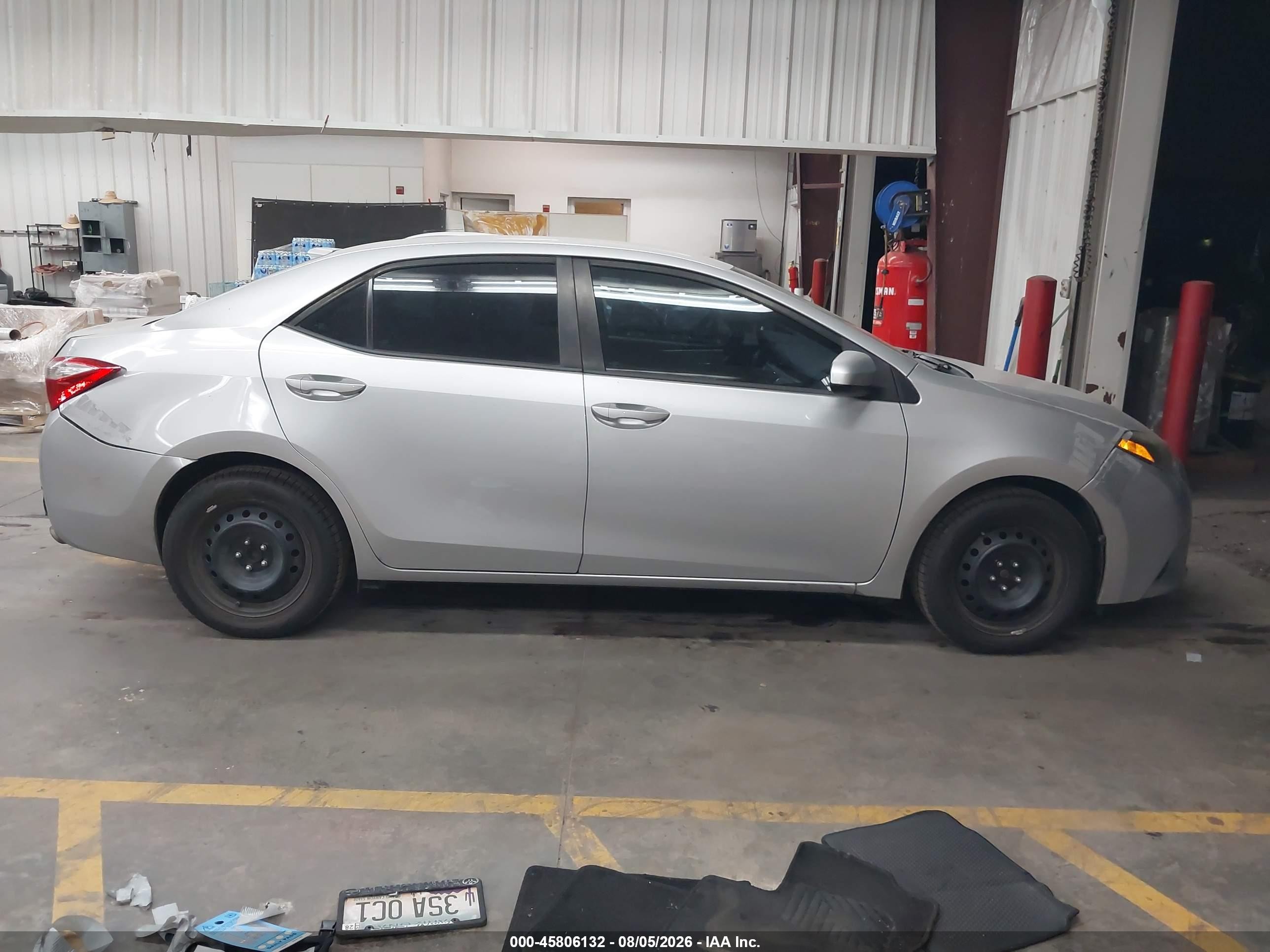 2015 Toyota Corolla Le Серебряный vin: 5YFBURHE7FP214628