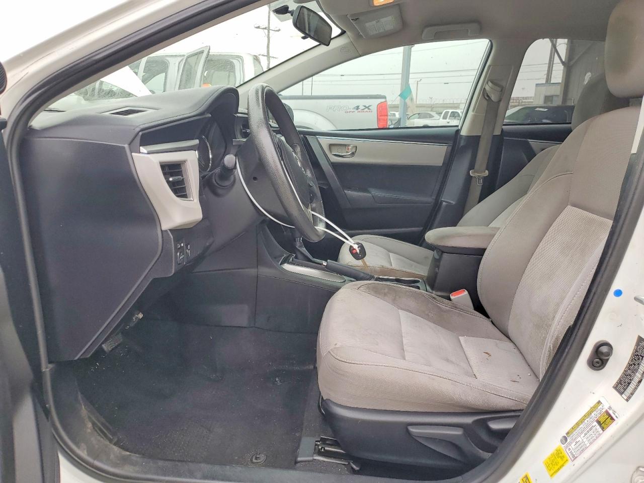 2015 Toyota Corolla Le Plus Белый vin: 5YFBURHE7FP215360