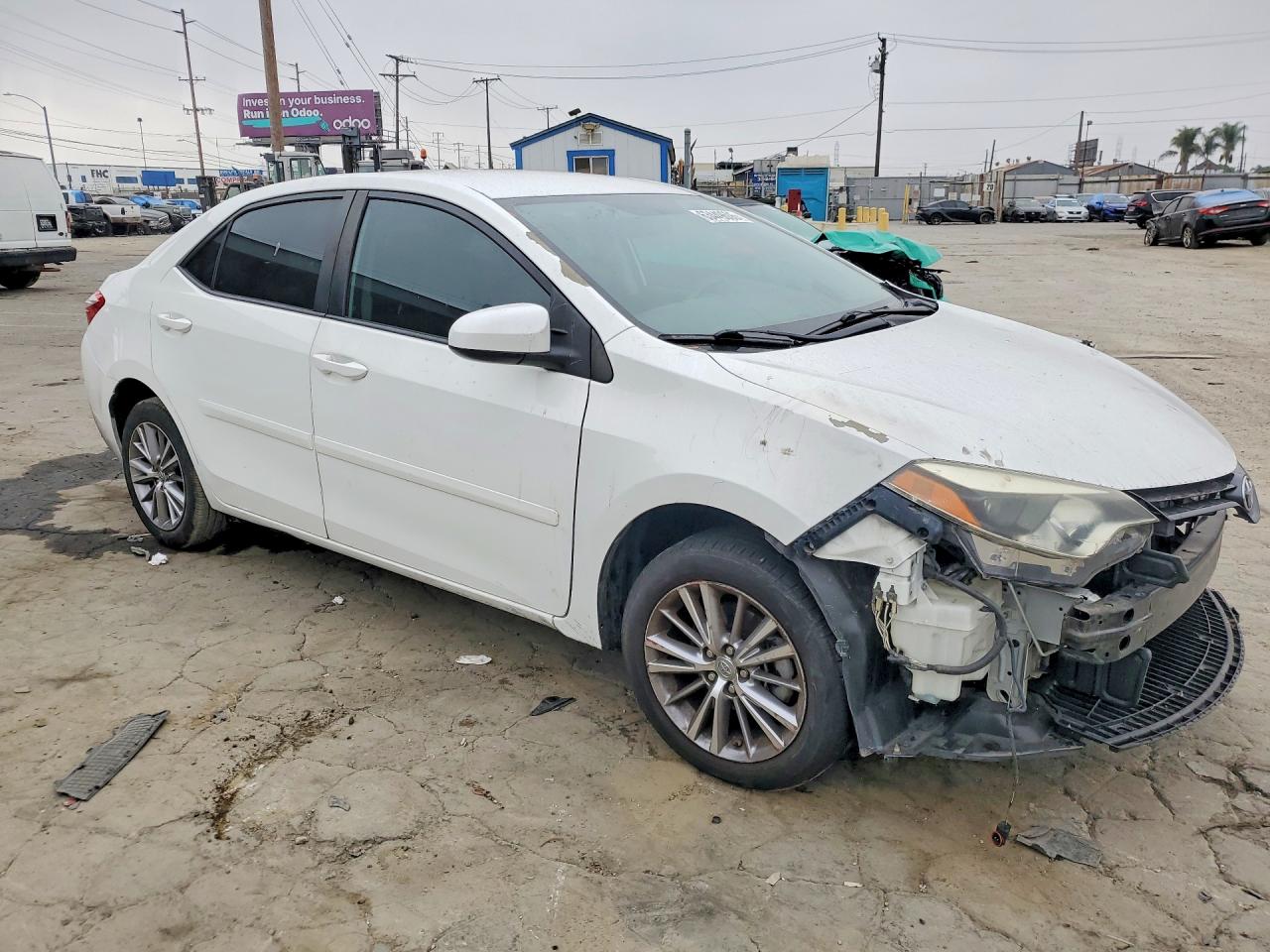 2015 Toyota Corolla Le Plus Белый vin: 5YFBURHE7FP215360