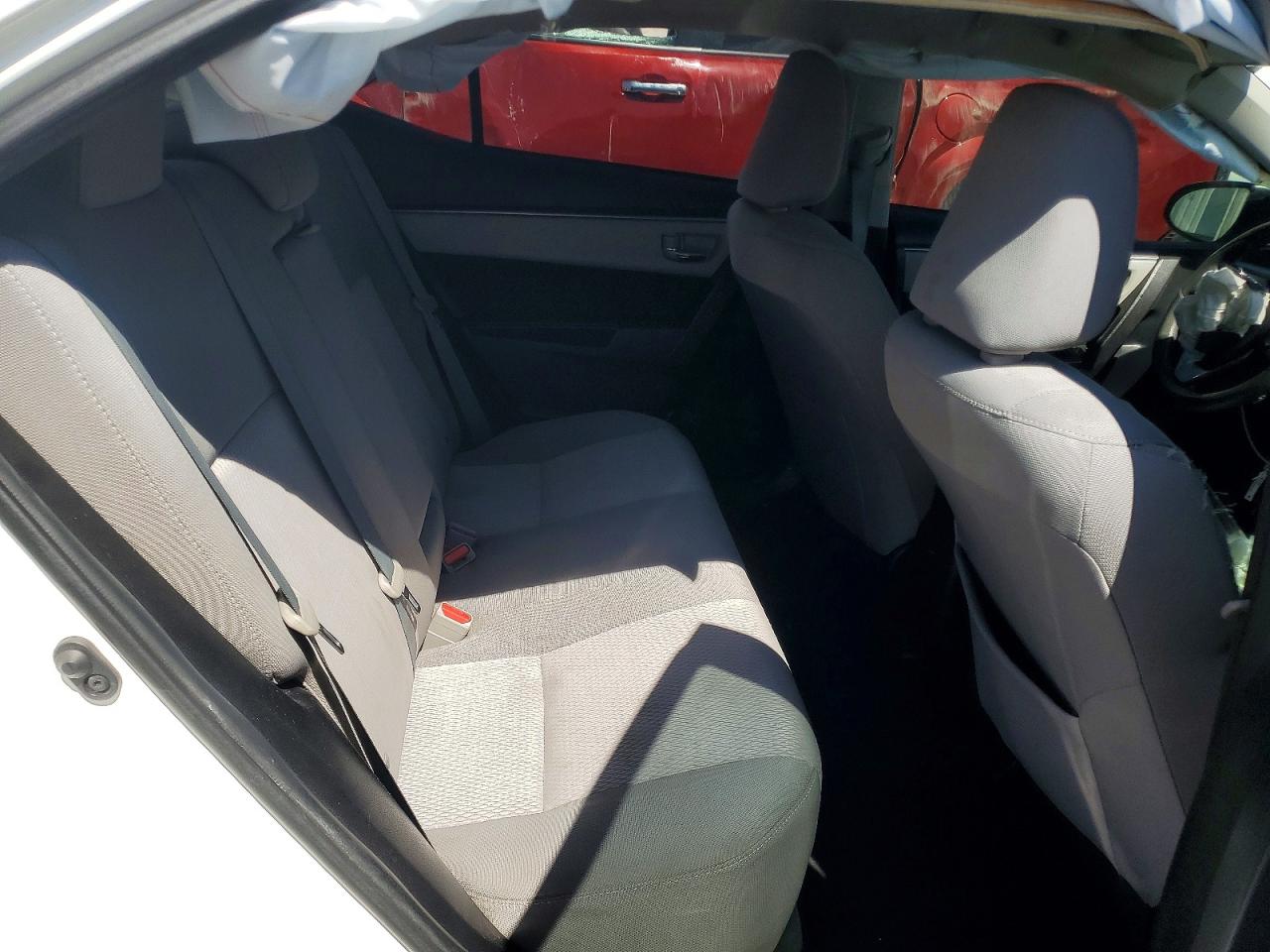 2015 Toyota Corolla Le Plus White vin: 5YFBURHE7FP227783