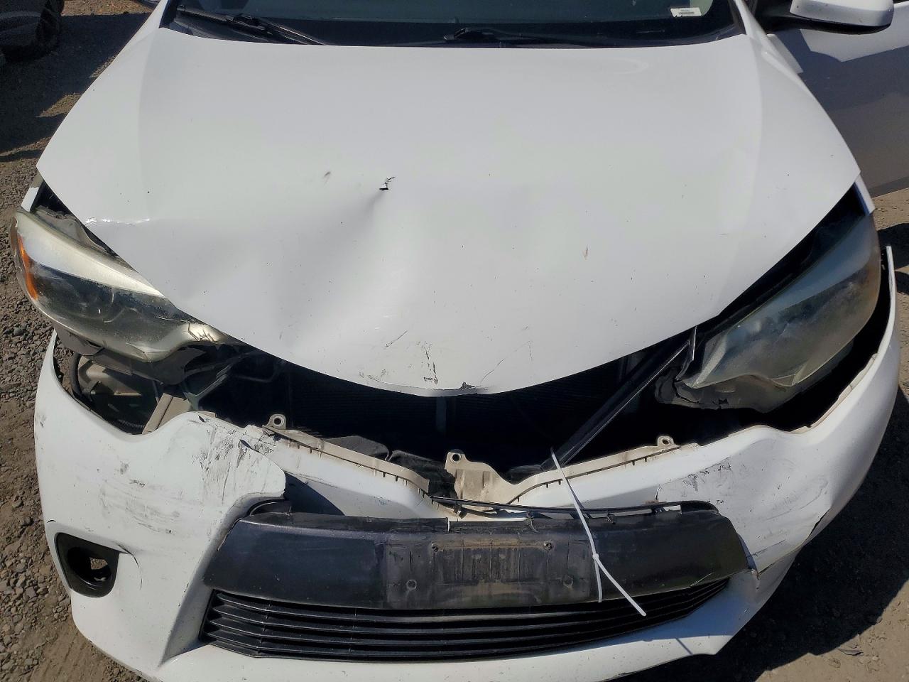 2015 Toyota Corolla Le Plus White vin: 5YFBURHE7FP227783