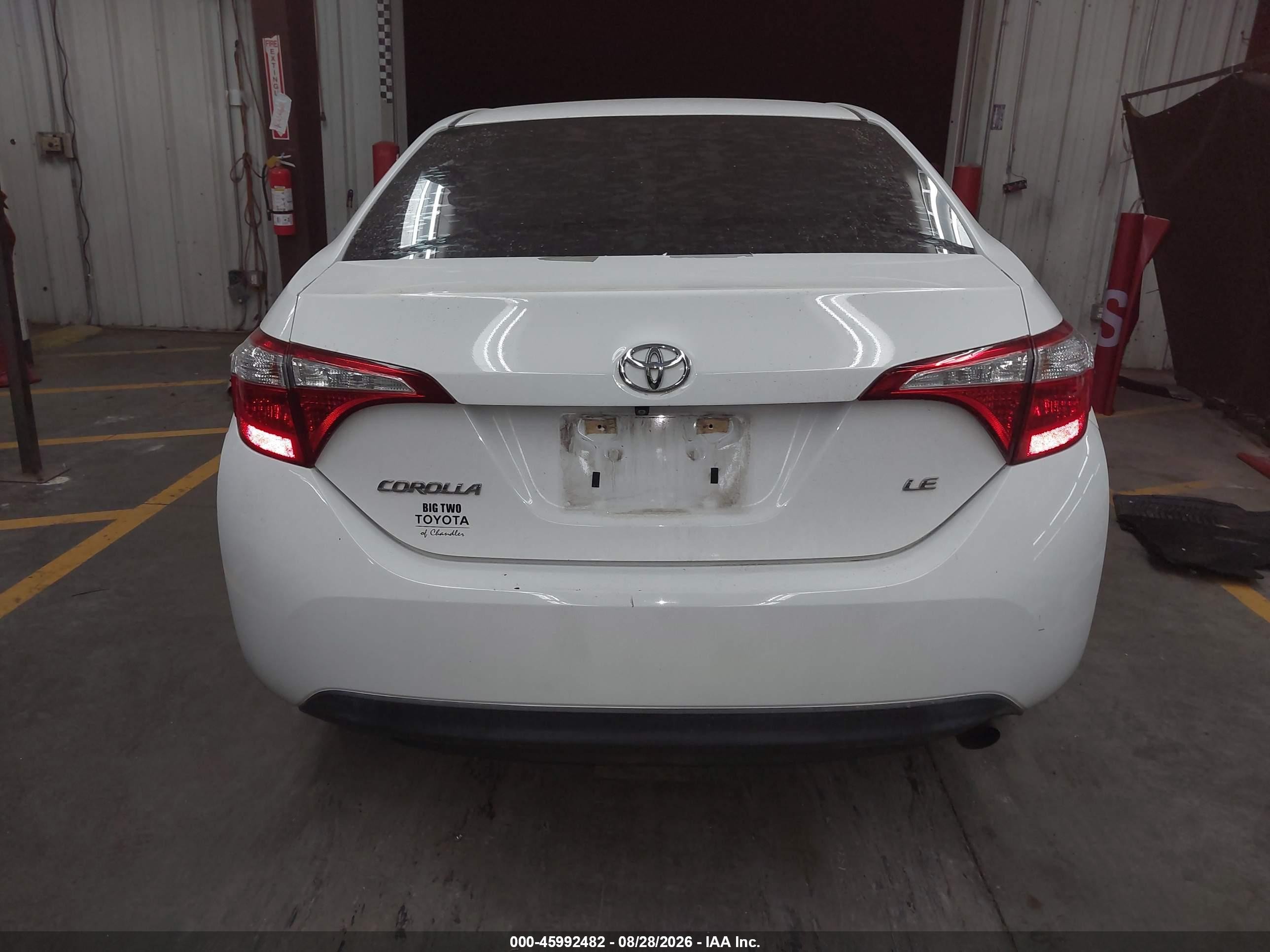 2015 Toyota Corolla Le Белый vin: 5YFBURHE7FP230117