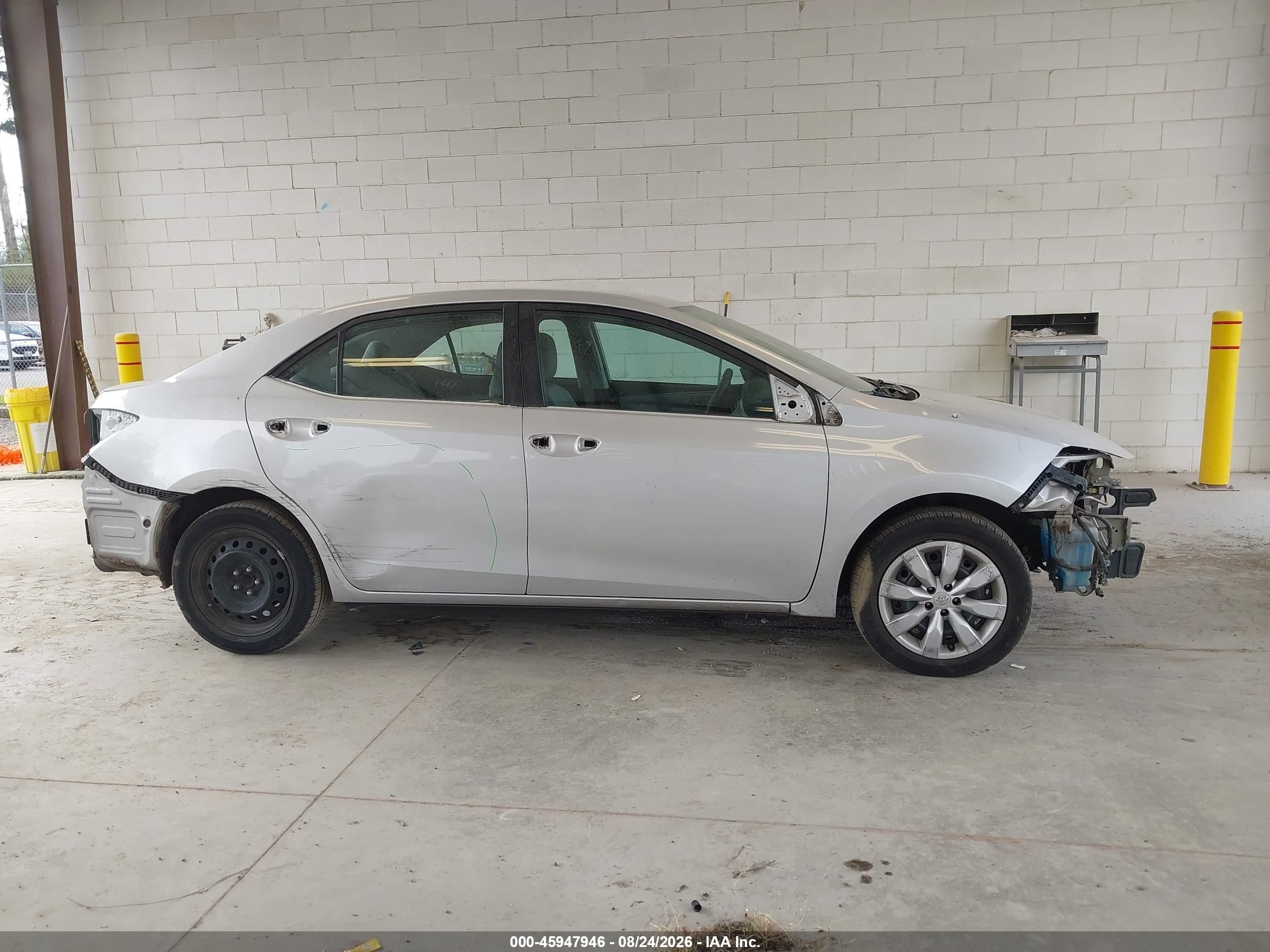 2015 Toyota Corolla Le Silver vin: 5YFBURHE7FP230246