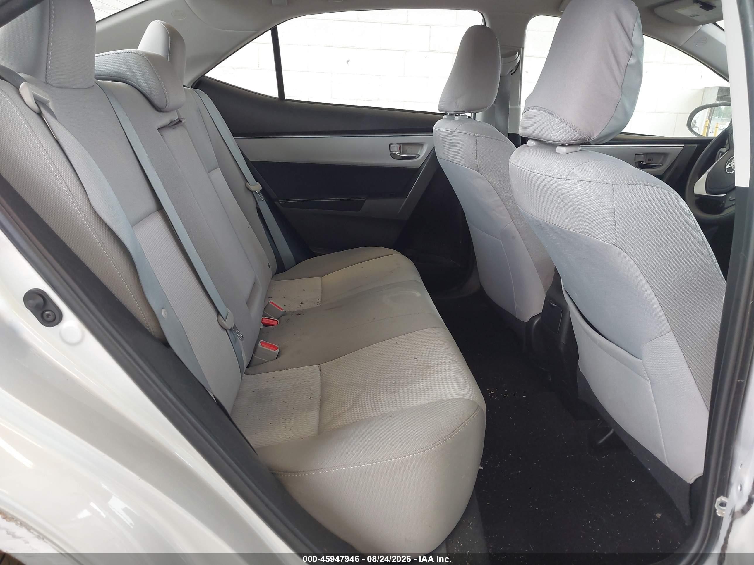 2015 Toyota Corolla Le Silver vin: 5YFBURHE7FP230246