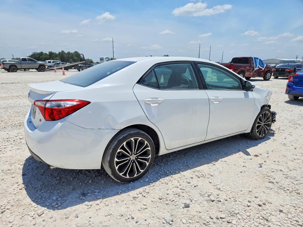 2015 Toyota Corolla S Plus White vin: 5YFBURHE7FP232109