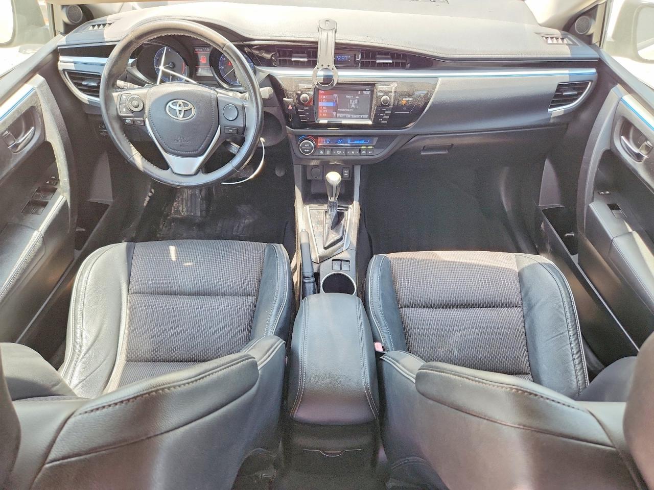 2015 Toyota Corolla S Plus White vin: 5YFBURHE7FP232109