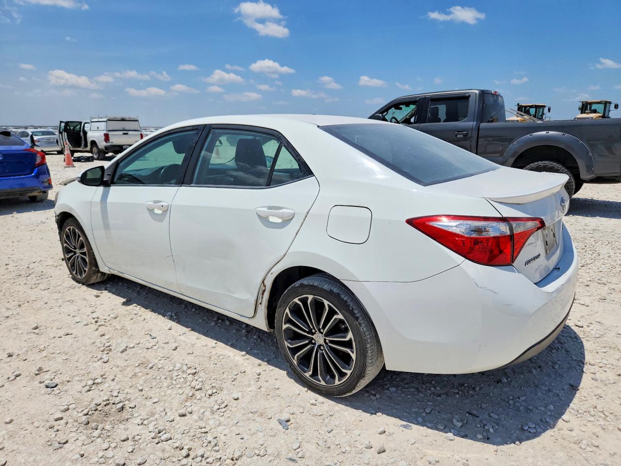 2015 Toyota Corolla S Plus White vin: 5YFBURHE7FP232109