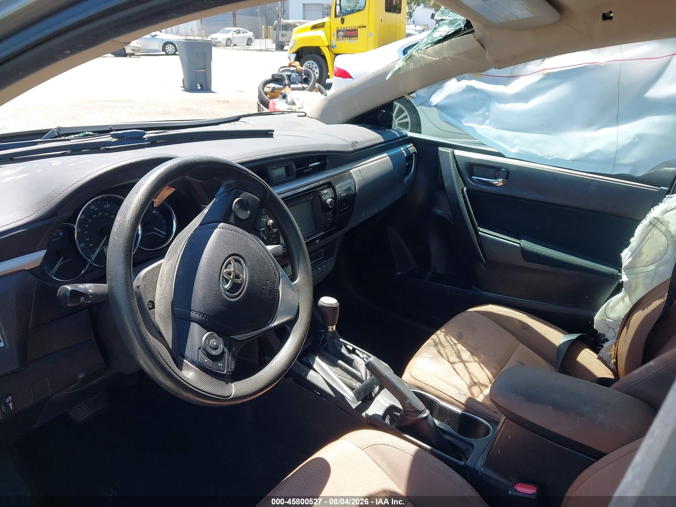 2015 Toyota Corolla Le Brown vin: 5YFBURHE7FP242834