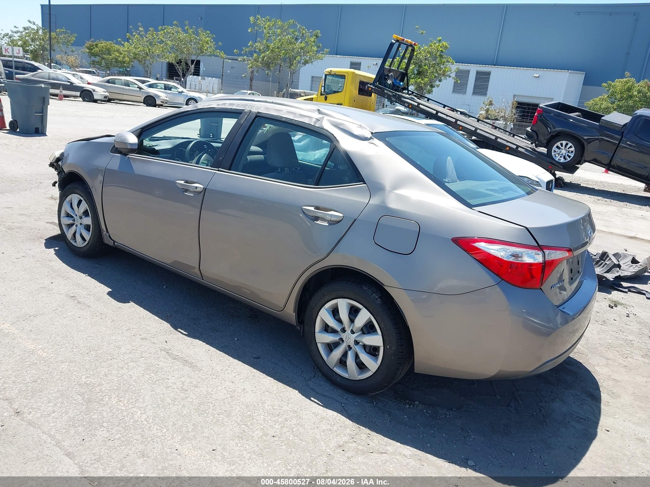 2015 Toyota Corolla Le Brown vin: 5YFBURHE7FP242834