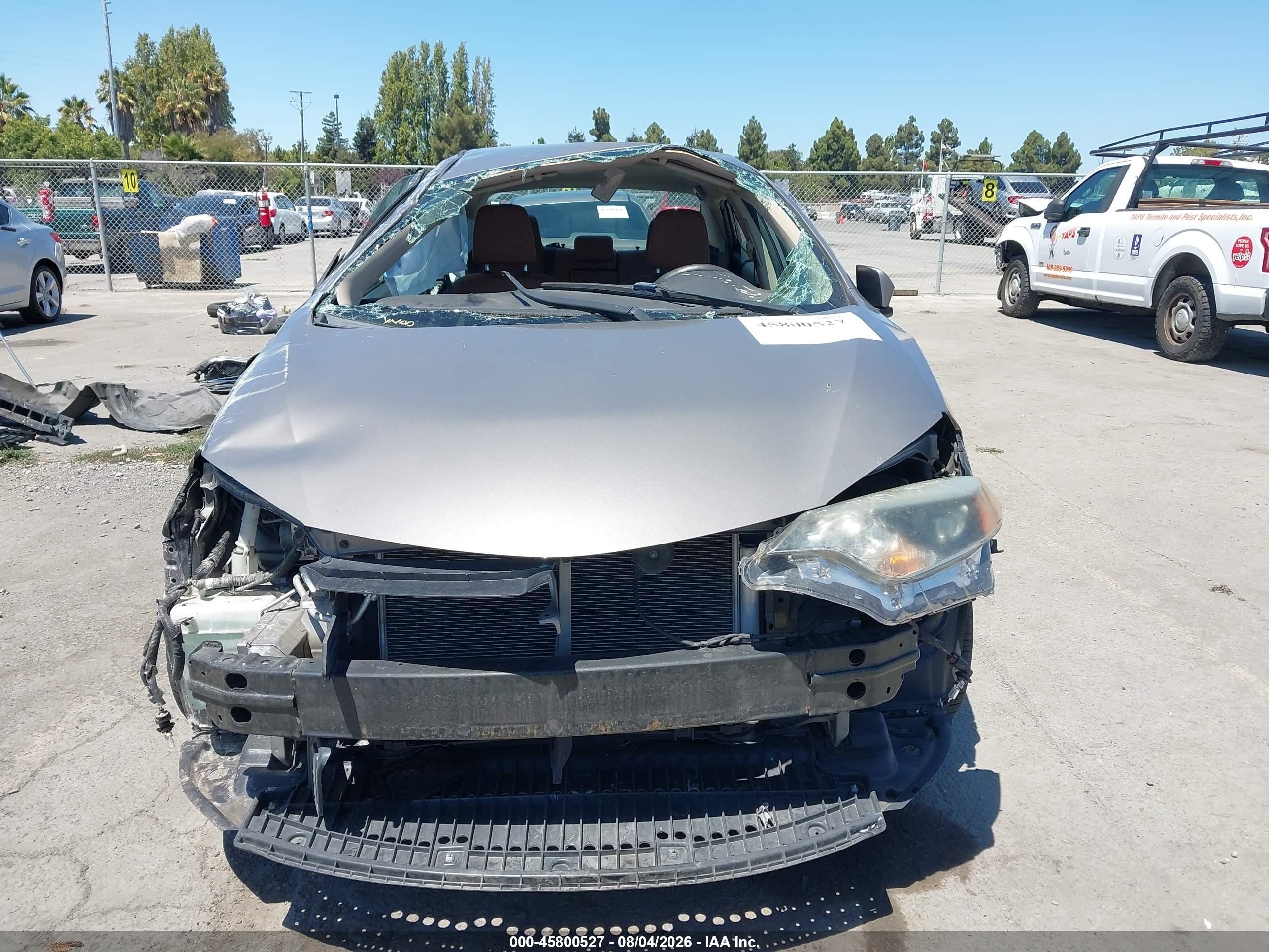 2015 Toyota Corolla Le Brown vin: 5YFBURHE7FP242834