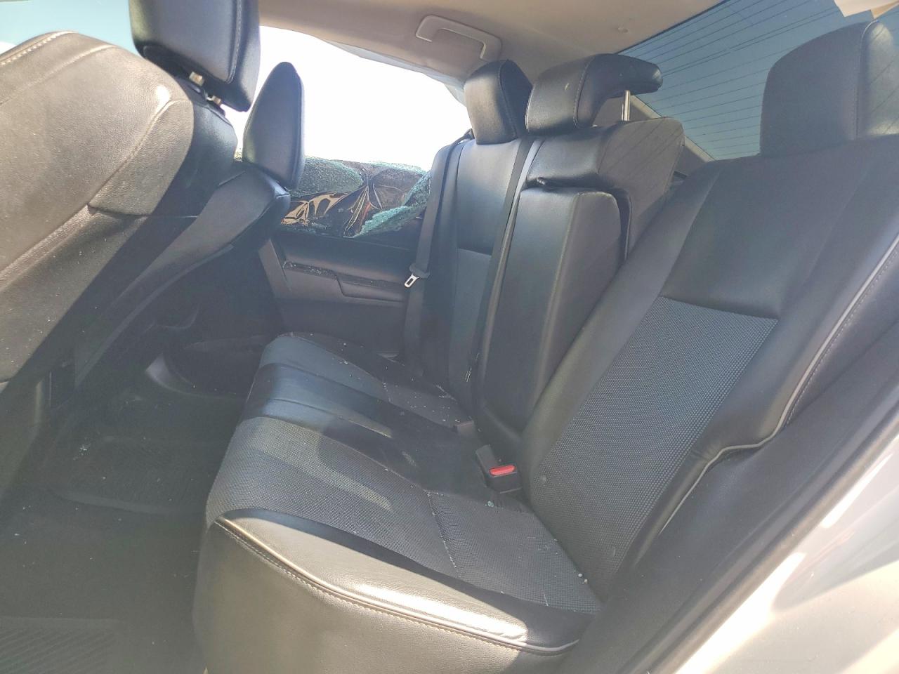 2015 Toyota Corolla S Plus White vin: 5YFBURHE7FP247838