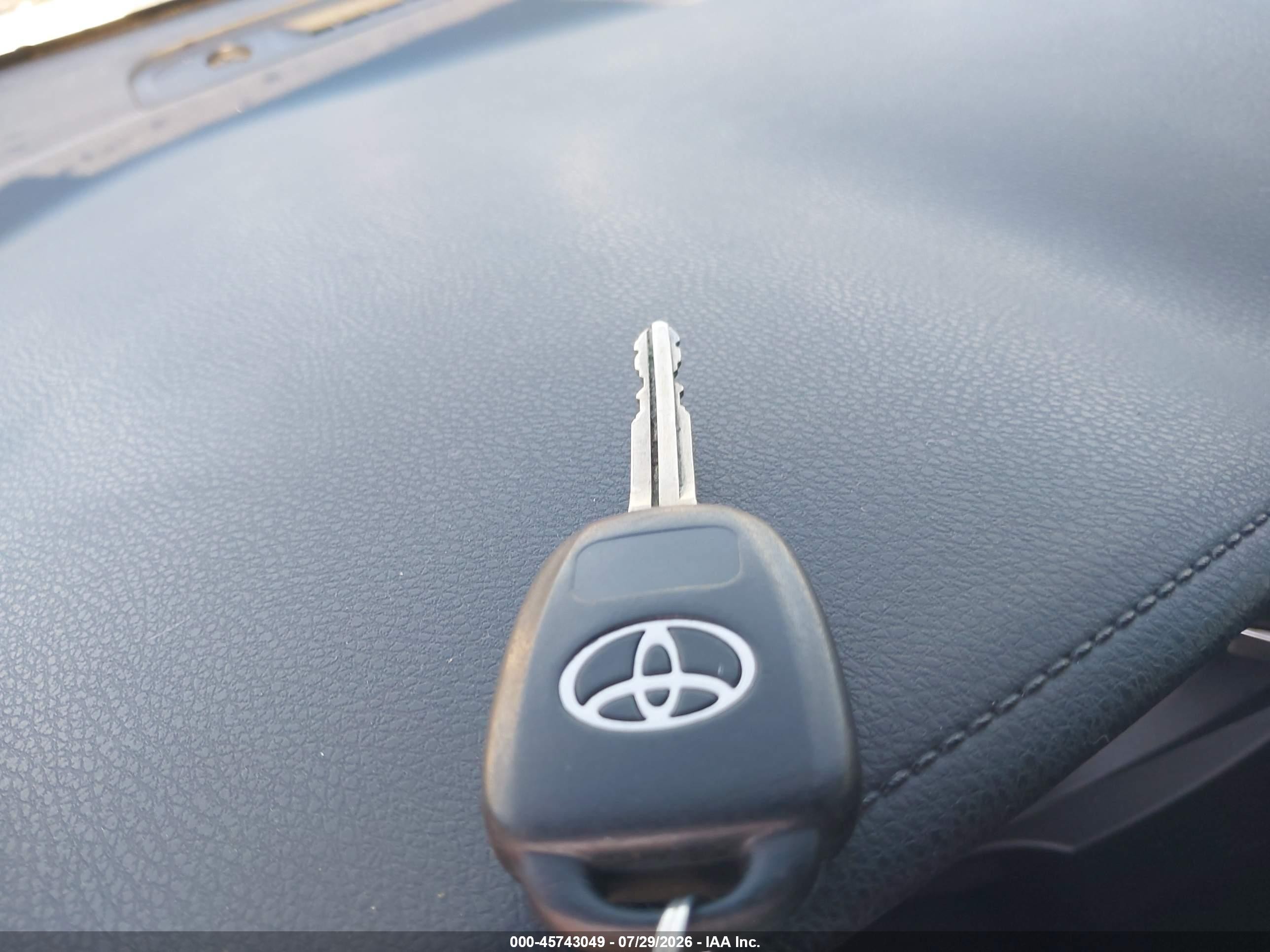 2015 Toyota Corolla Le Black vin: 5YFBURHE7FP250853