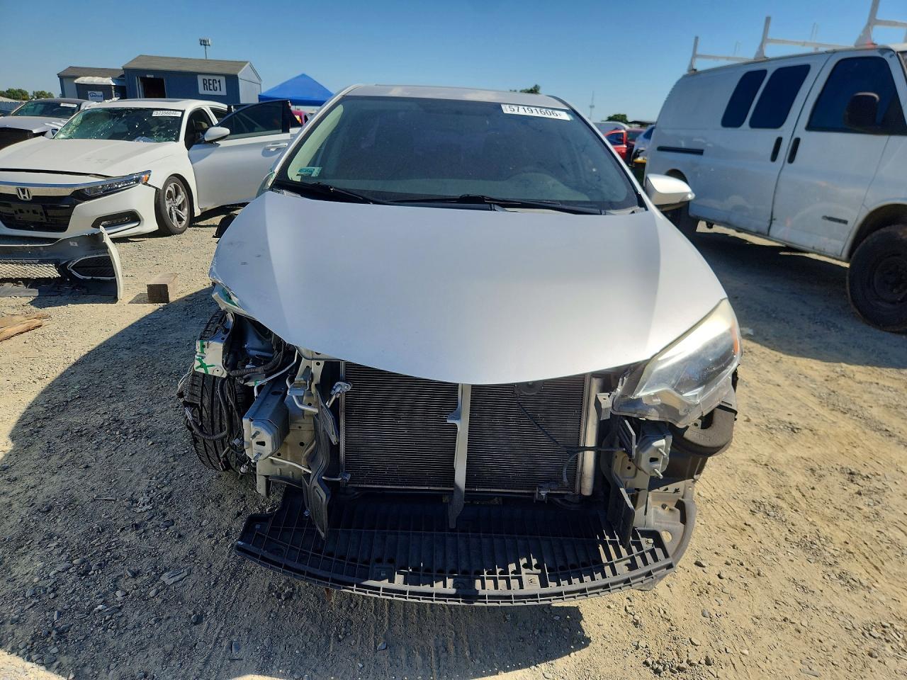 2015 Toyota Corolla S Plus Silver vin: 5YFBURHE7FP251064
