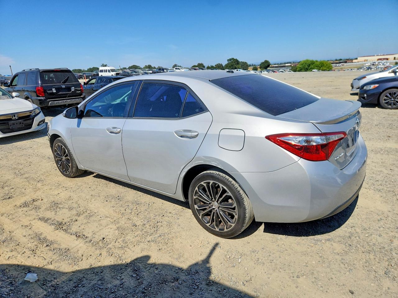 2015 Toyota Corolla S Plus Silver vin: 5YFBURHE7FP251064