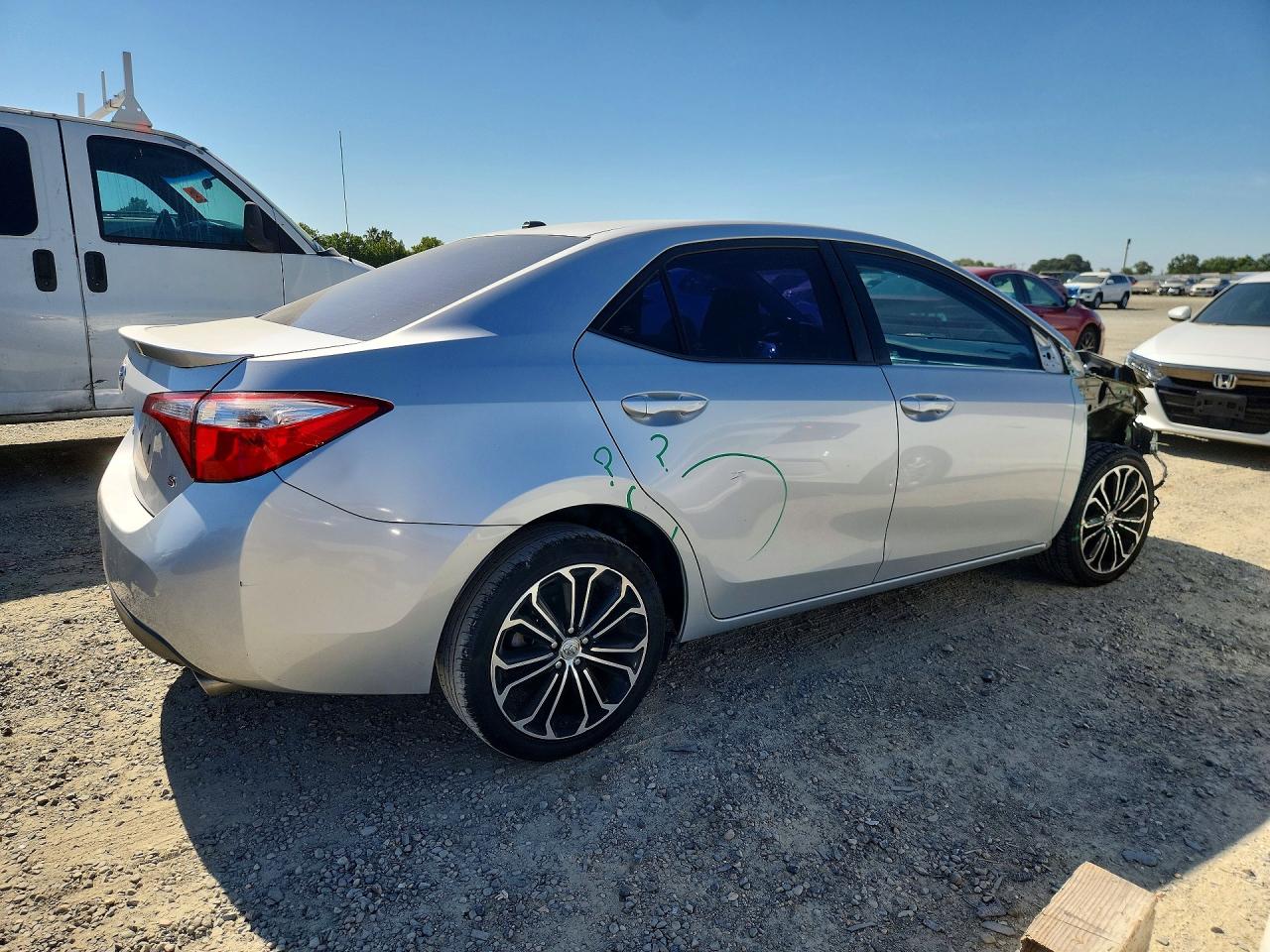 2015 Toyota Corolla S Plus Silver vin: 5YFBURHE7FP251064