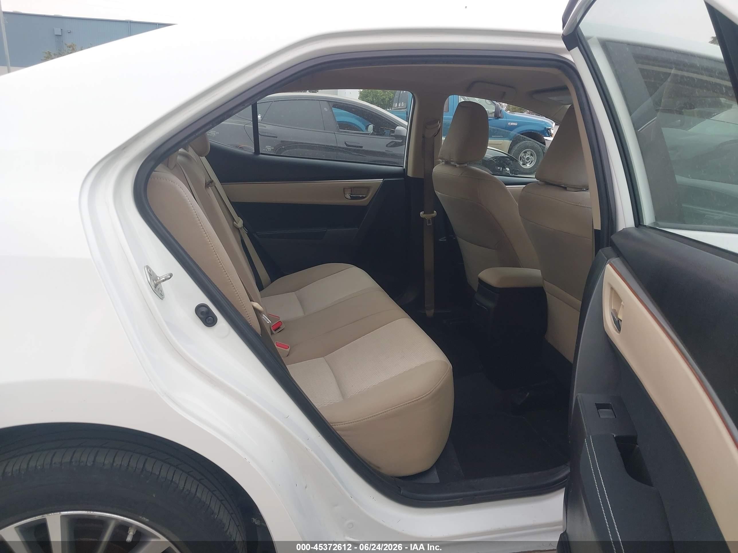 2015 Toyota Corolla Le Plus White vin: 5YFBURHE7FP257785