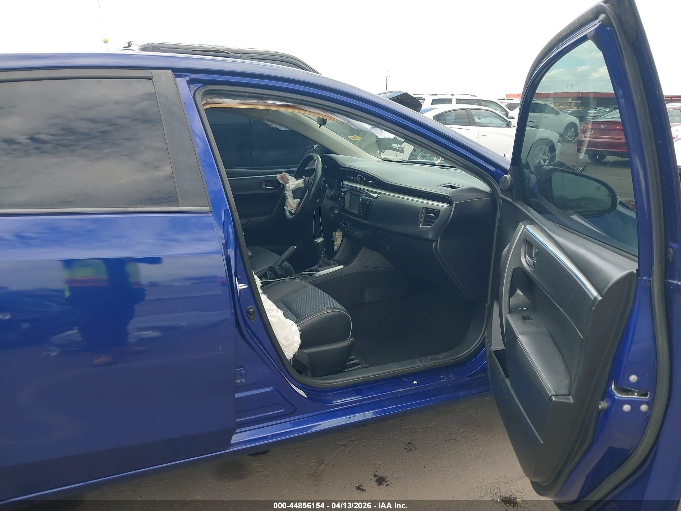 2015 Toyota Corolla S Plus Blue vin: 5YFBURHE7FP268656
