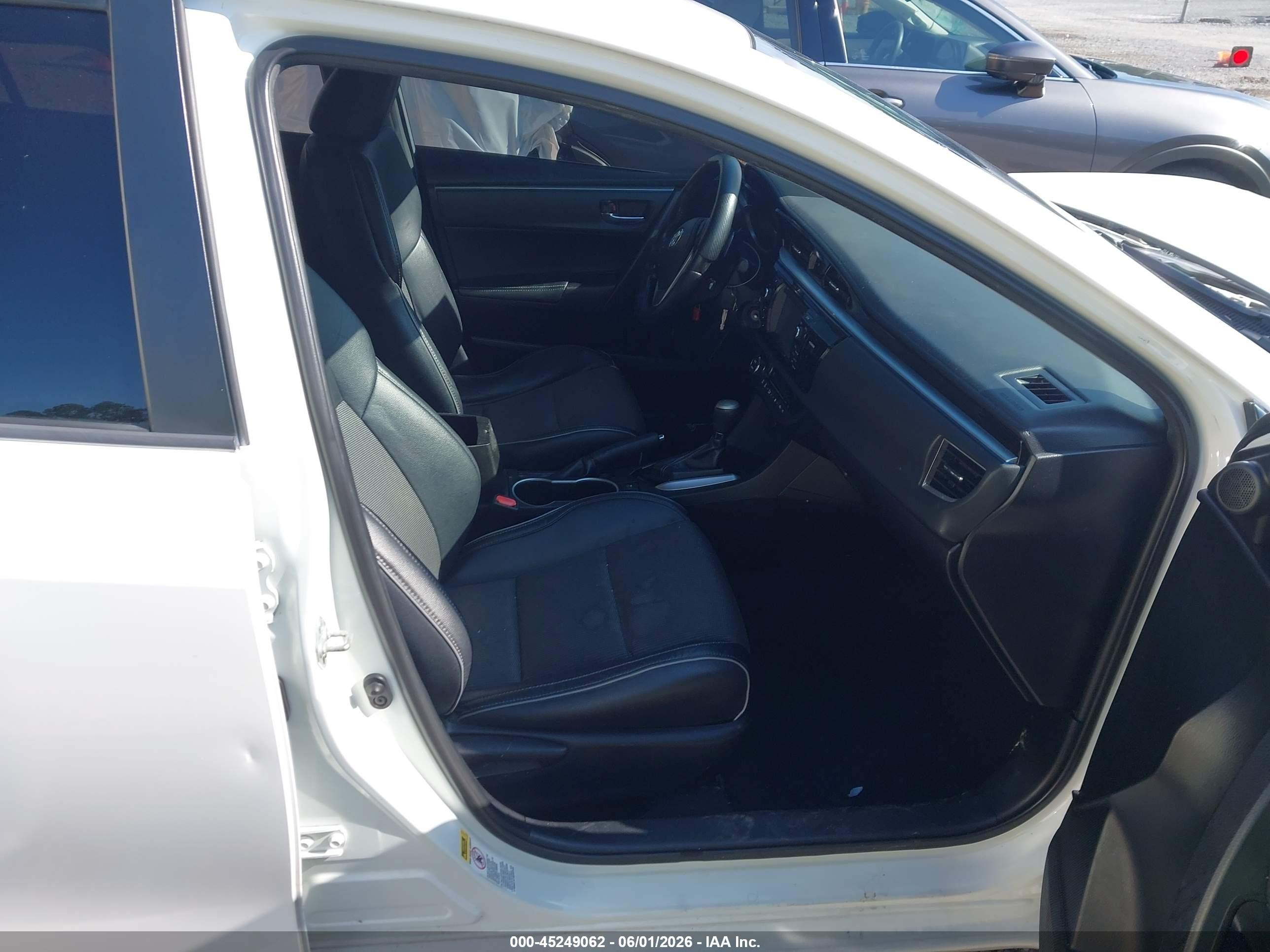 2015 Toyota Corolla S Белый vin: 5YFBURHE7FP271511