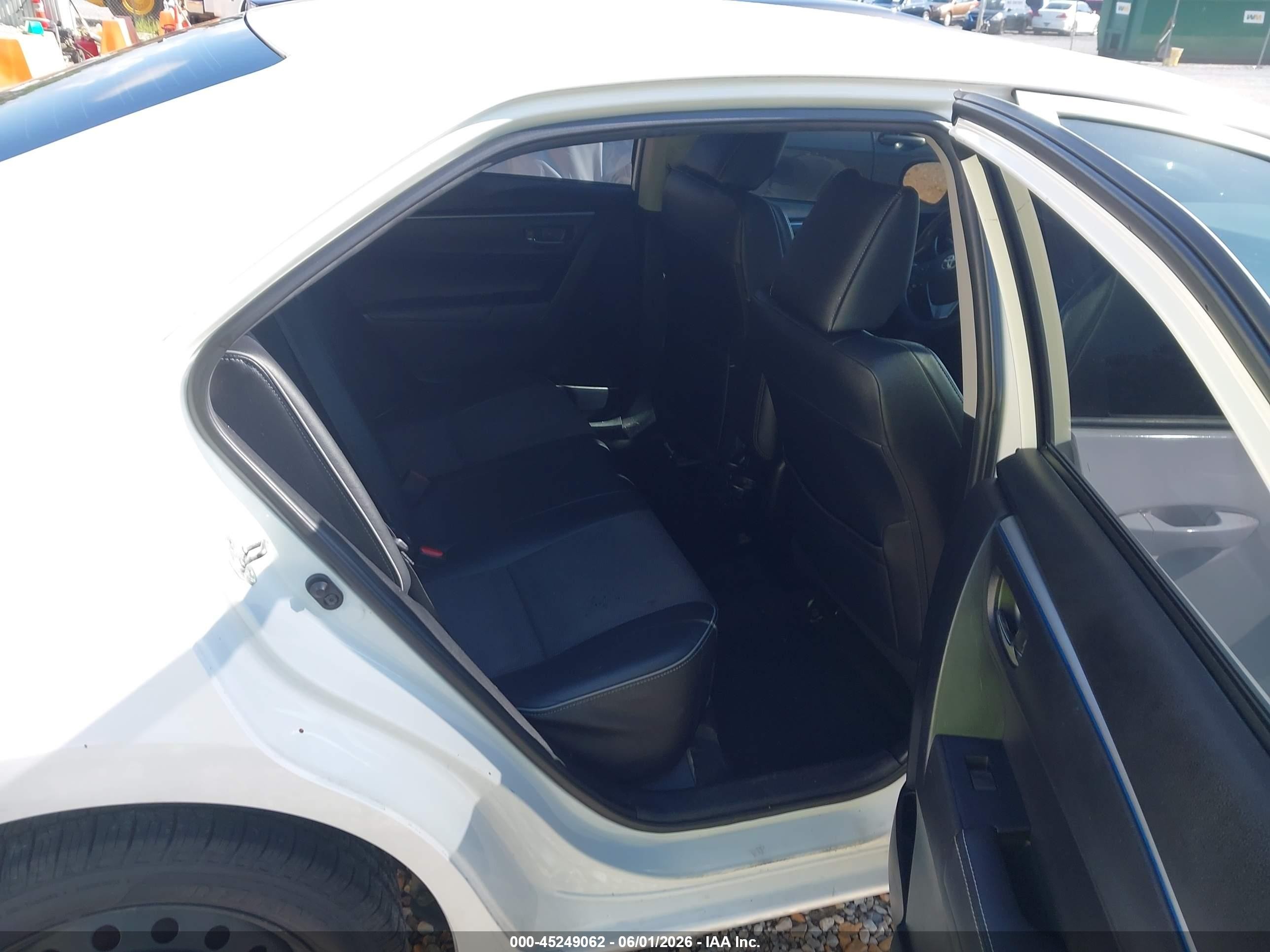 2015 Toyota Corolla S Белый vin: 5YFBURHE7FP271511