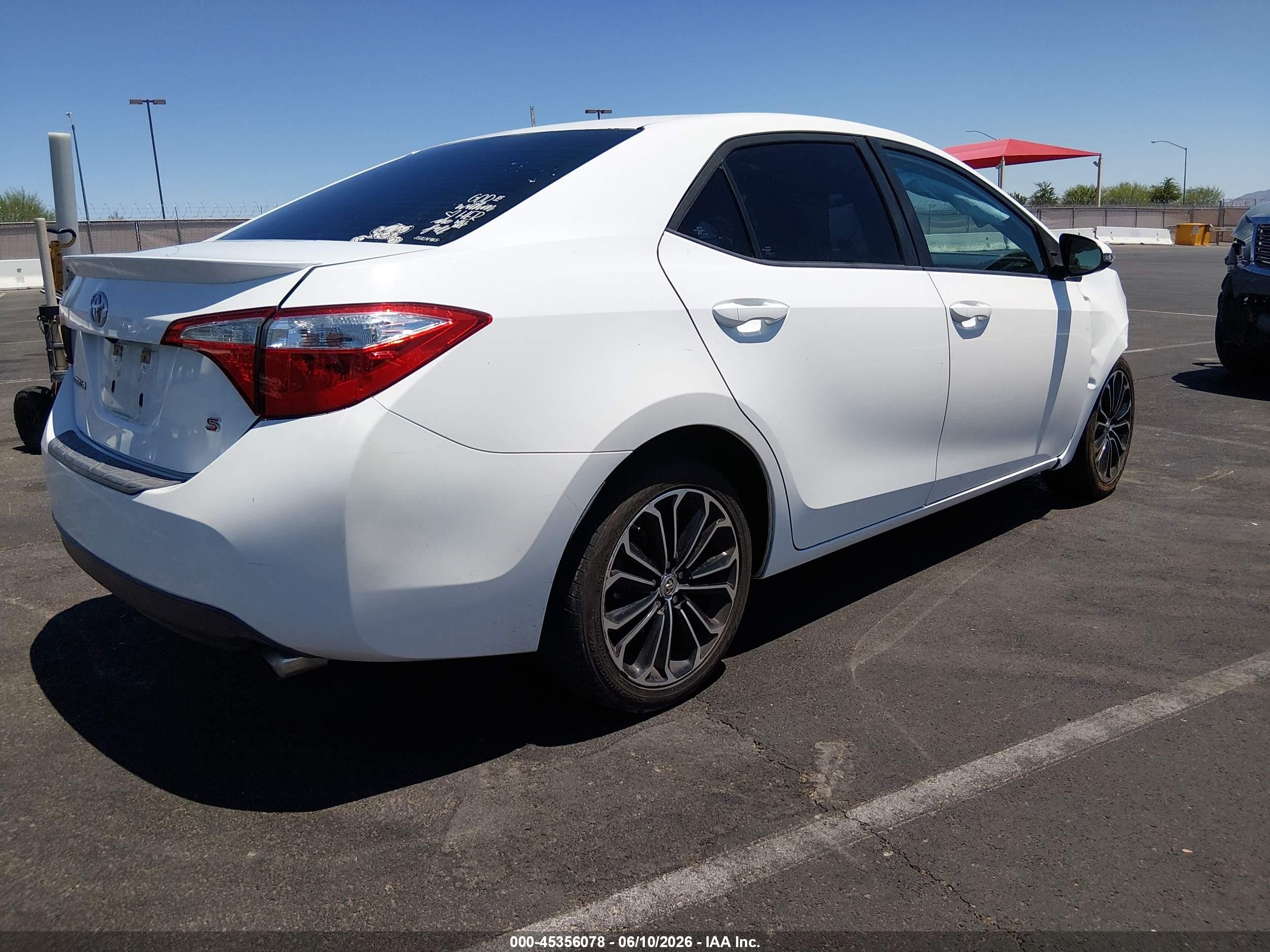2015 Toyota Corolla S Plus White vin: 5YFBURHE7FP274196