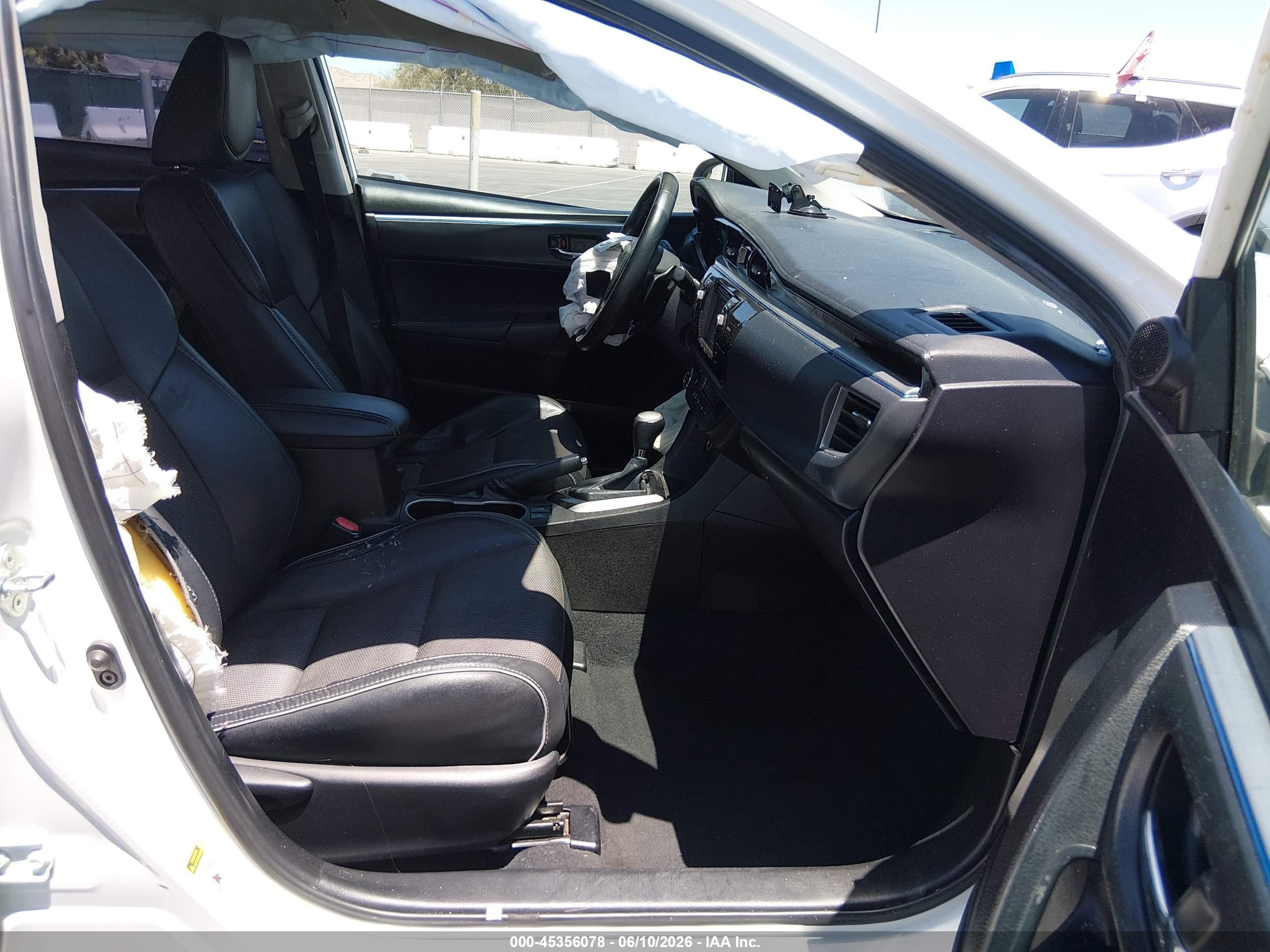 2015 Toyota Corolla S Plus White vin: 5YFBURHE7FP274196
