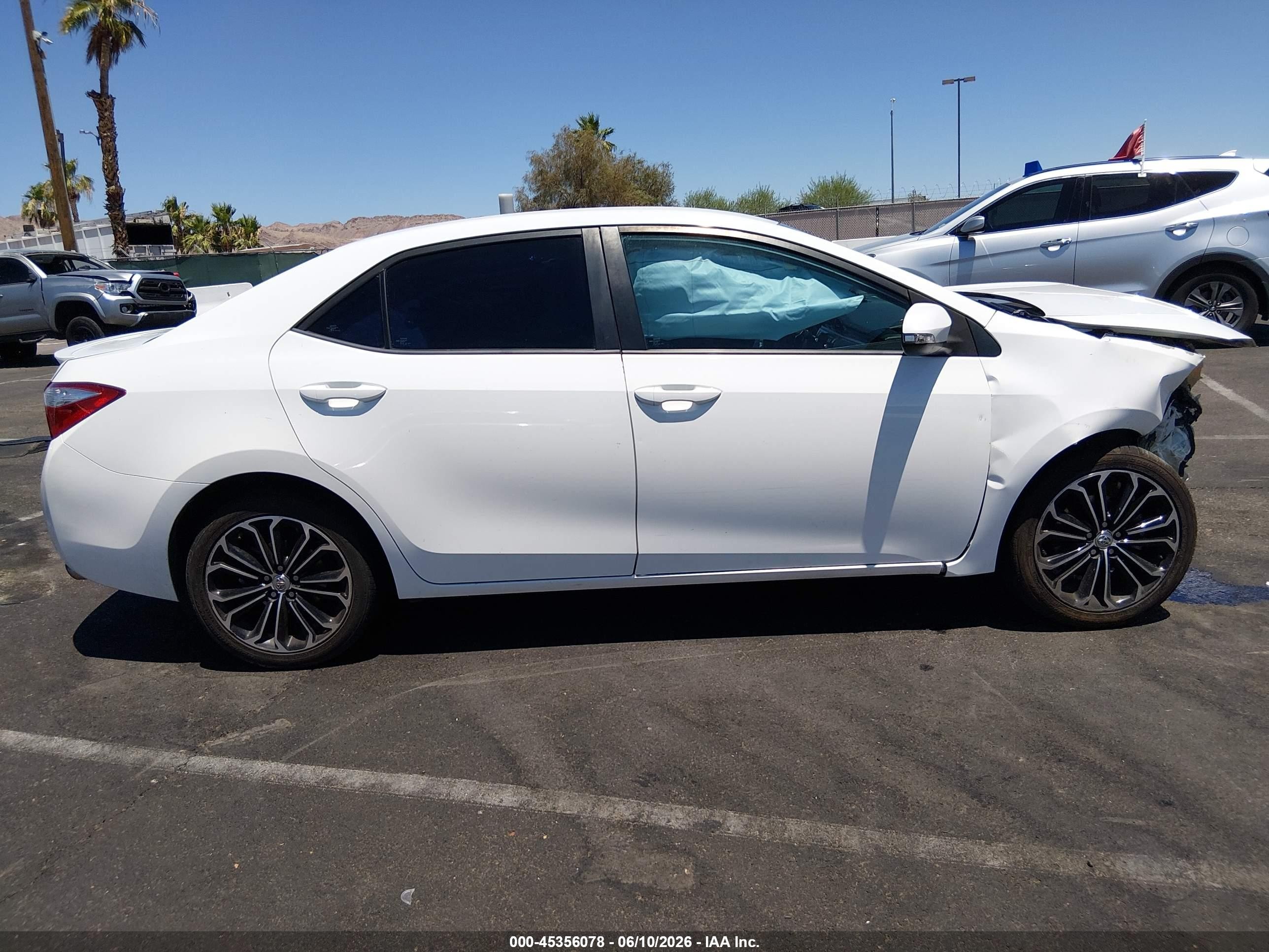 2015 Toyota Corolla S Plus White vin: 5YFBURHE7FP274196