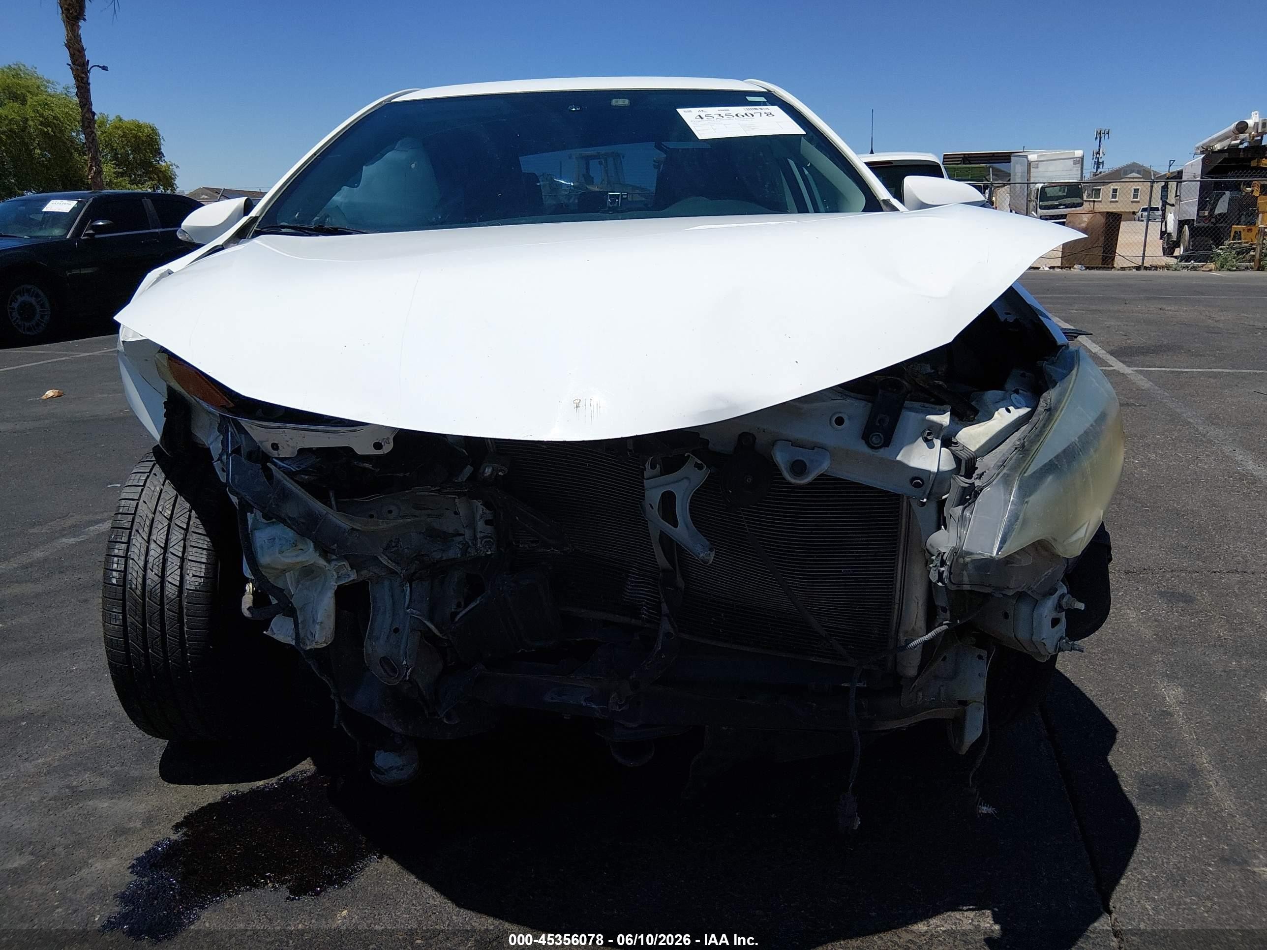 2015 Toyota Corolla S Plus White vin: 5YFBURHE7FP274196