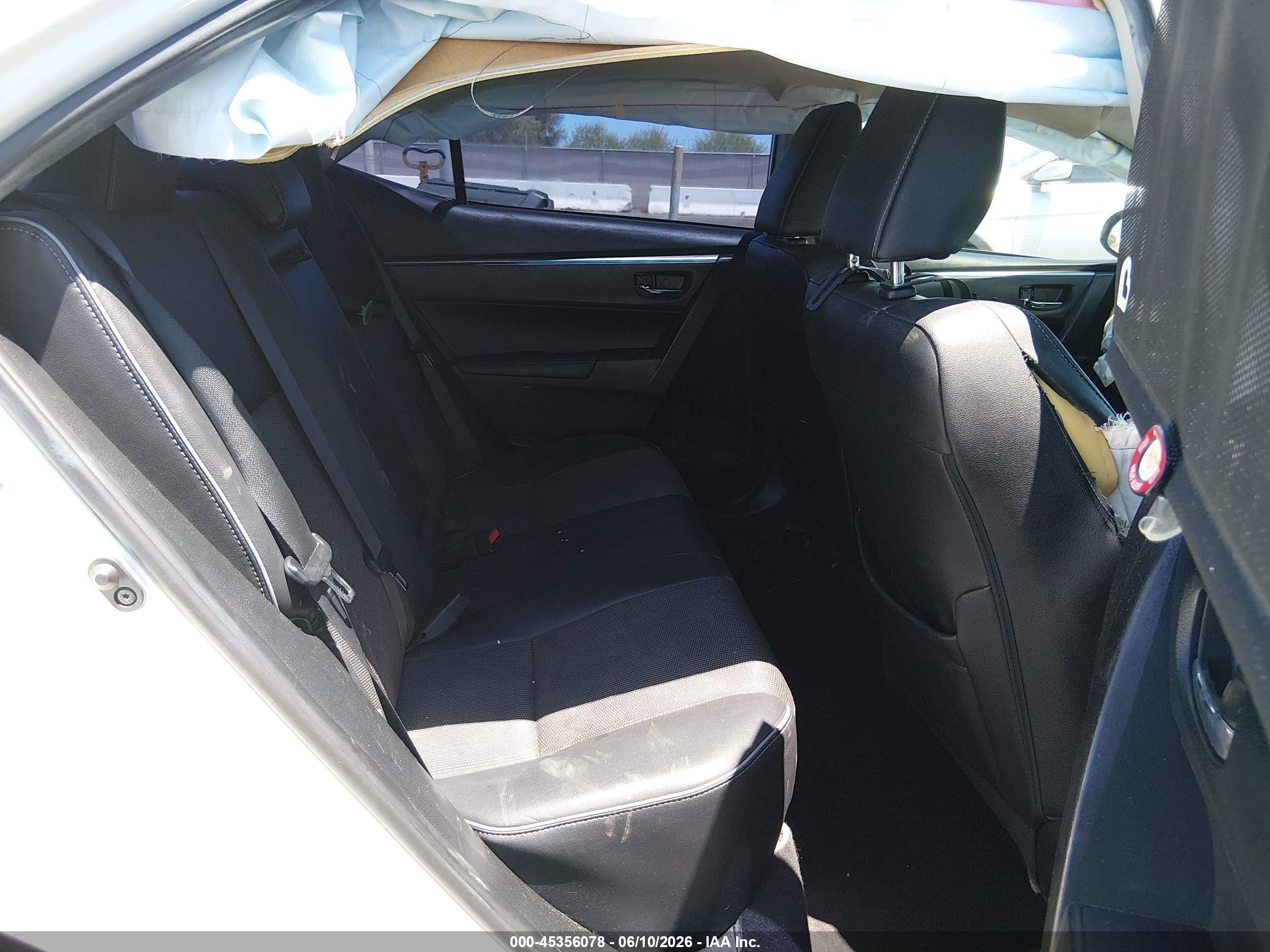 2015 Toyota Corolla S Plus White vin: 5YFBURHE7FP274196