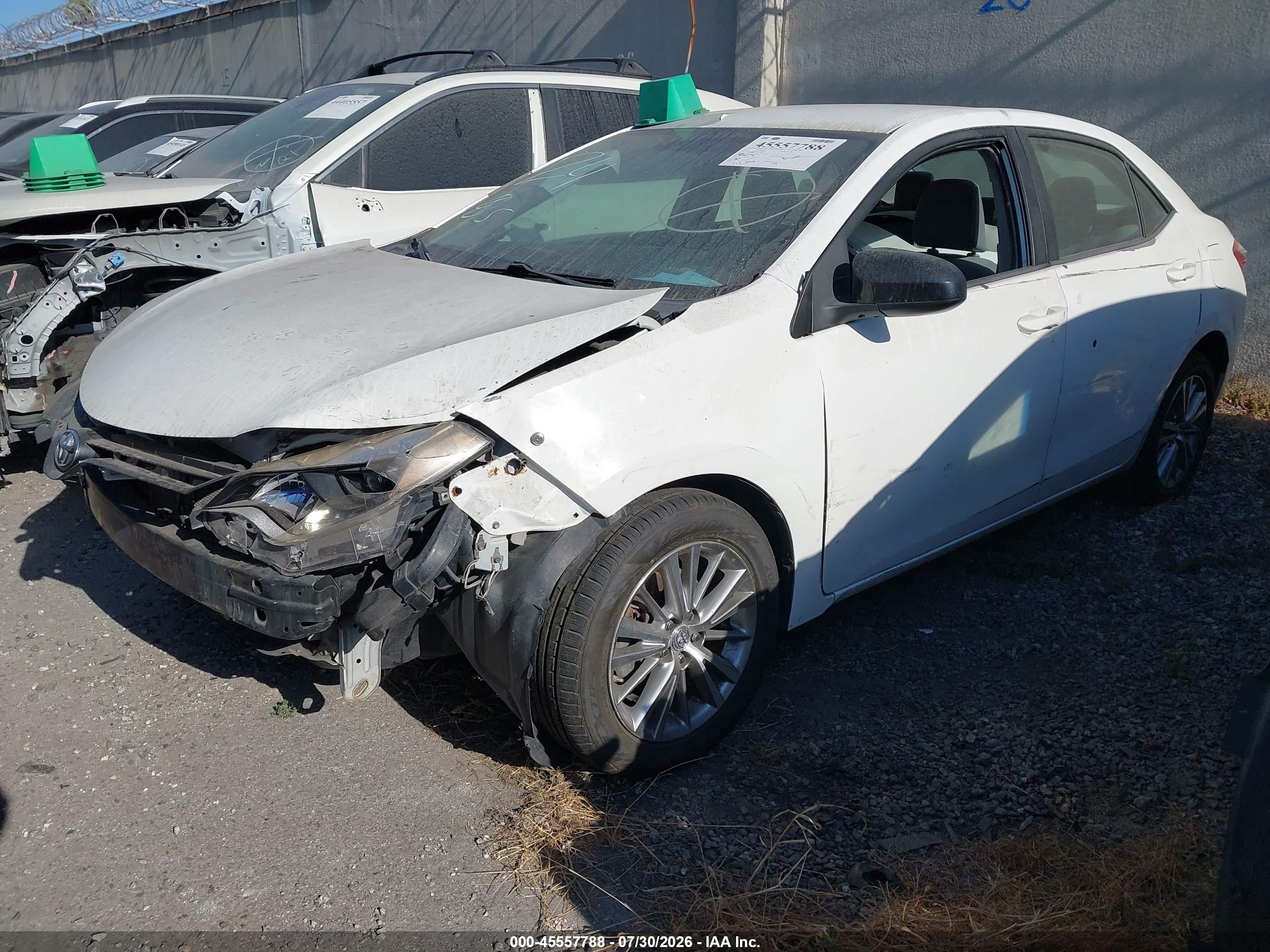 2015 Toyota Corolla Le Plus White vin: 5YFBURHE7FP274568