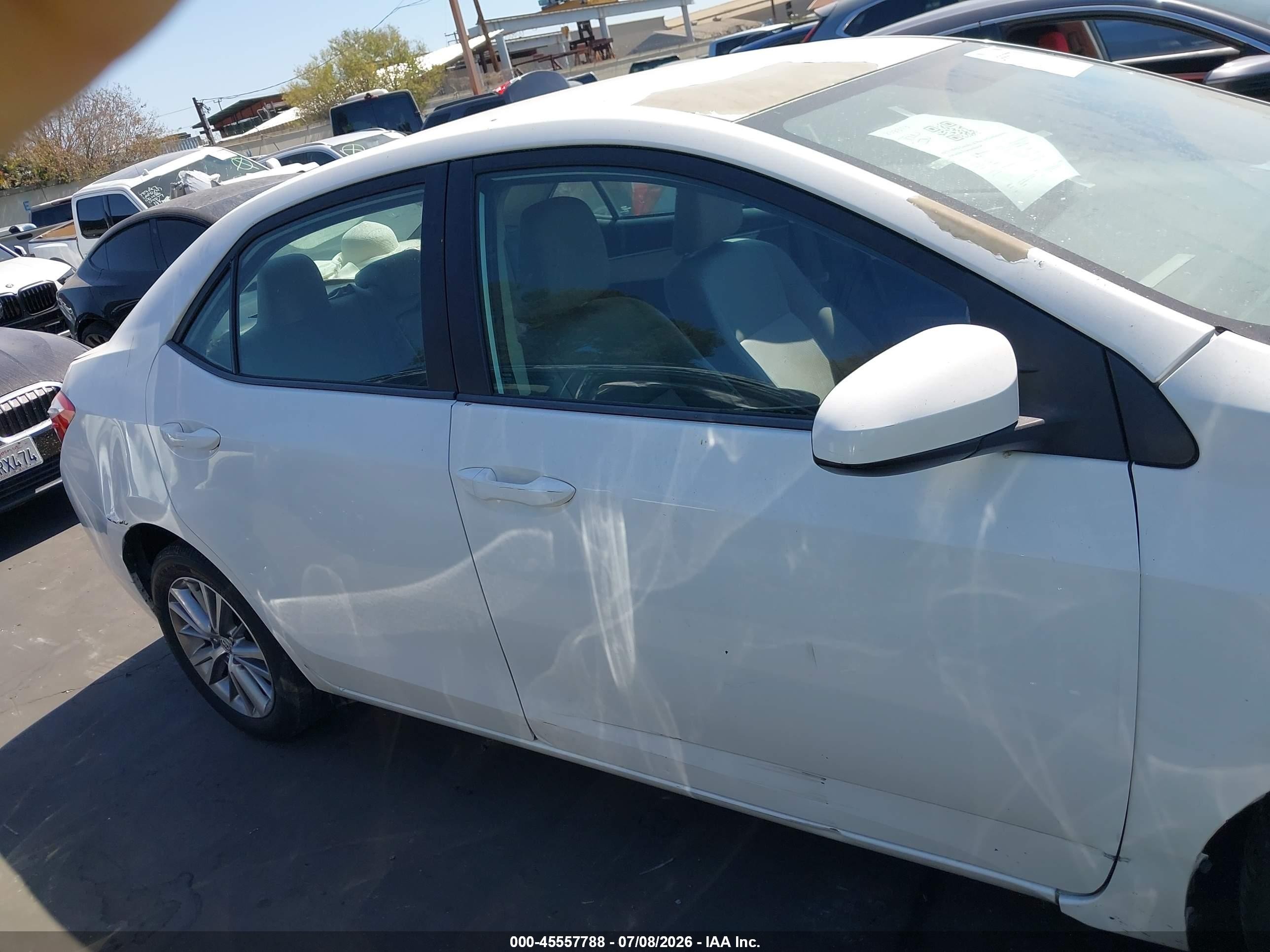 2015 Toyota Corolla Le Plus White vin: 5YFBURHE7FP274568