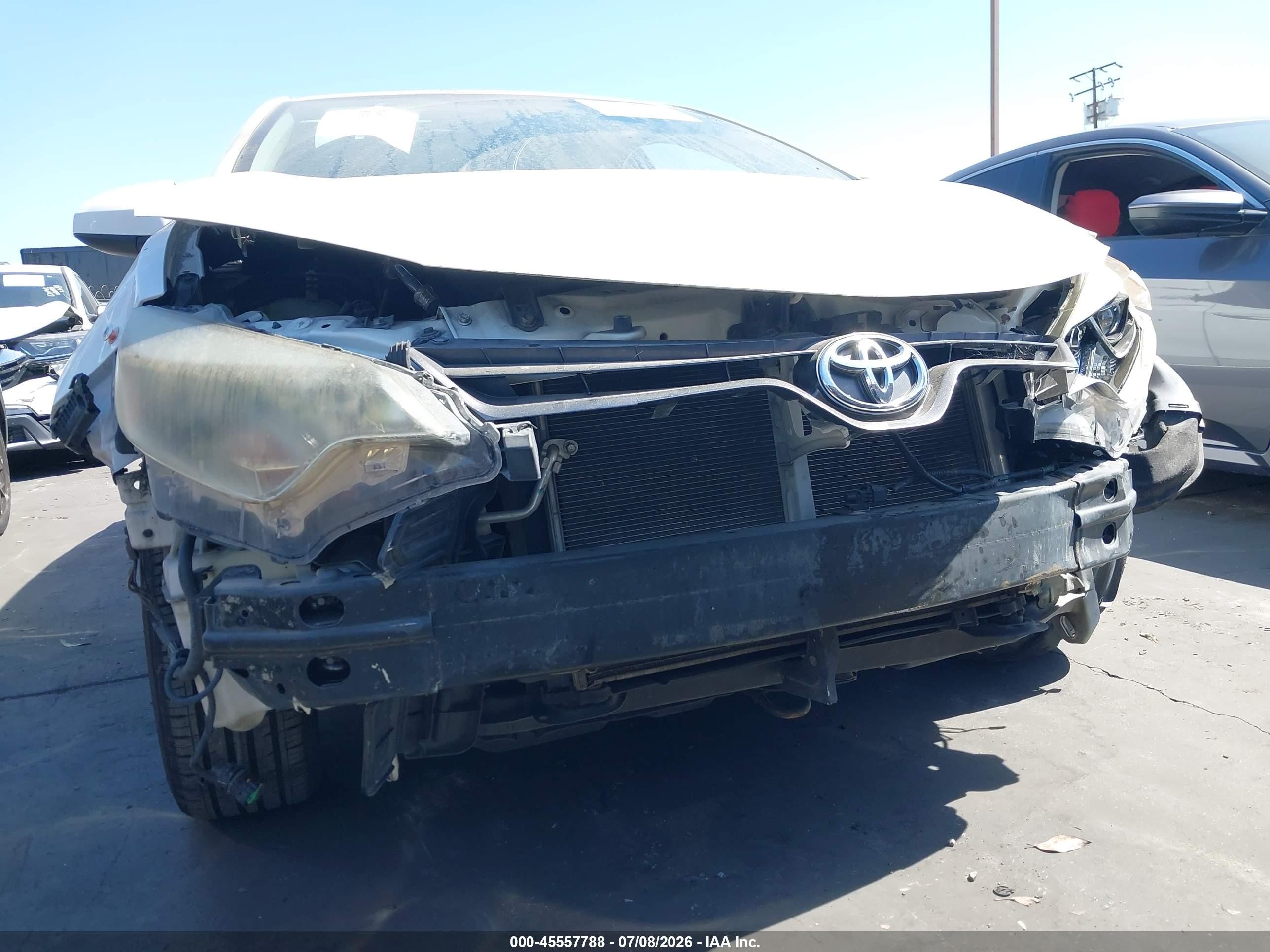 2015 Toyota Corolla Le Plus White vin: 5YFBURHE7FP274568