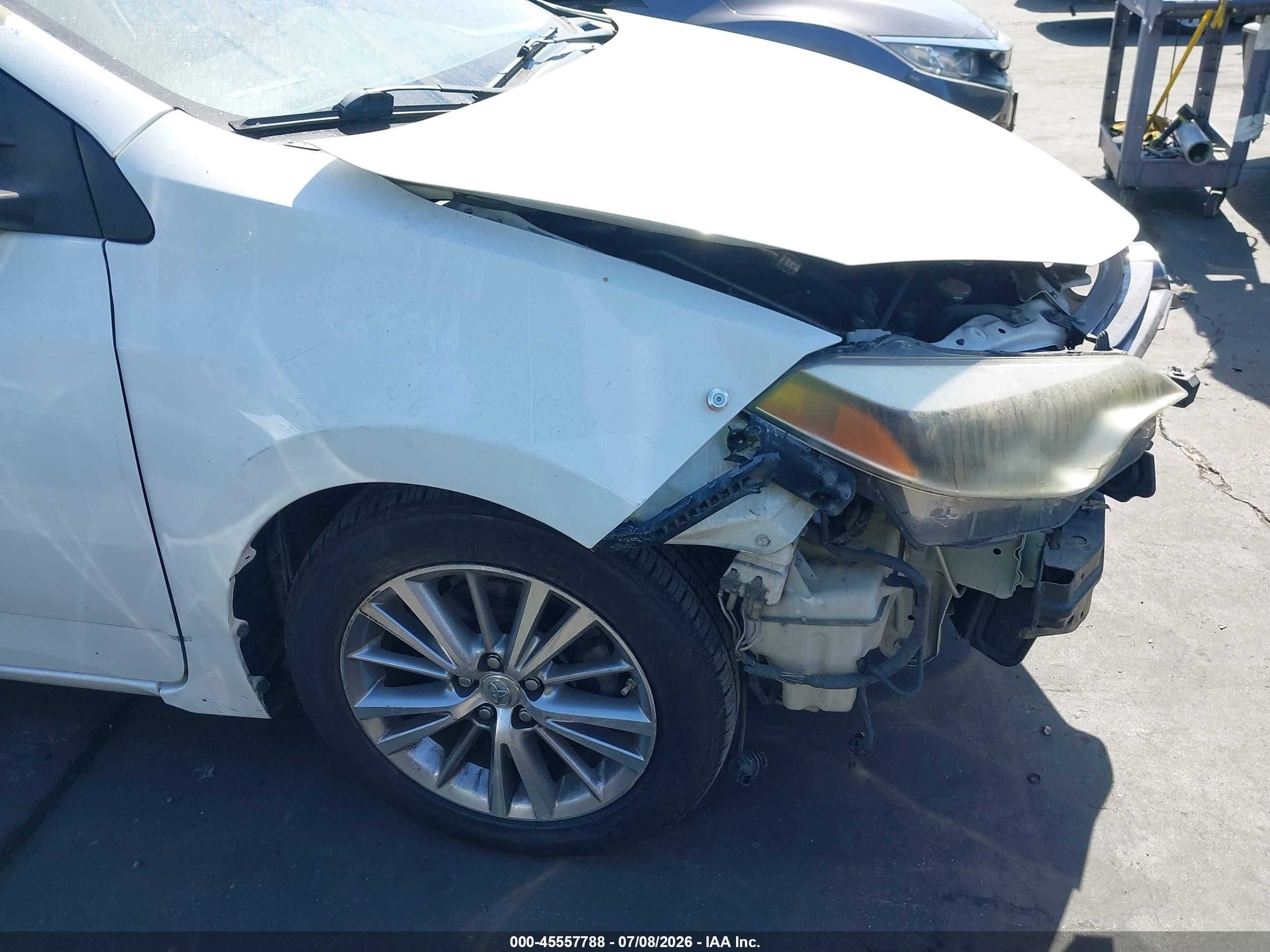 2015 Toyota Corolla Le Plus White vin: 5YFBURHE7FP274568