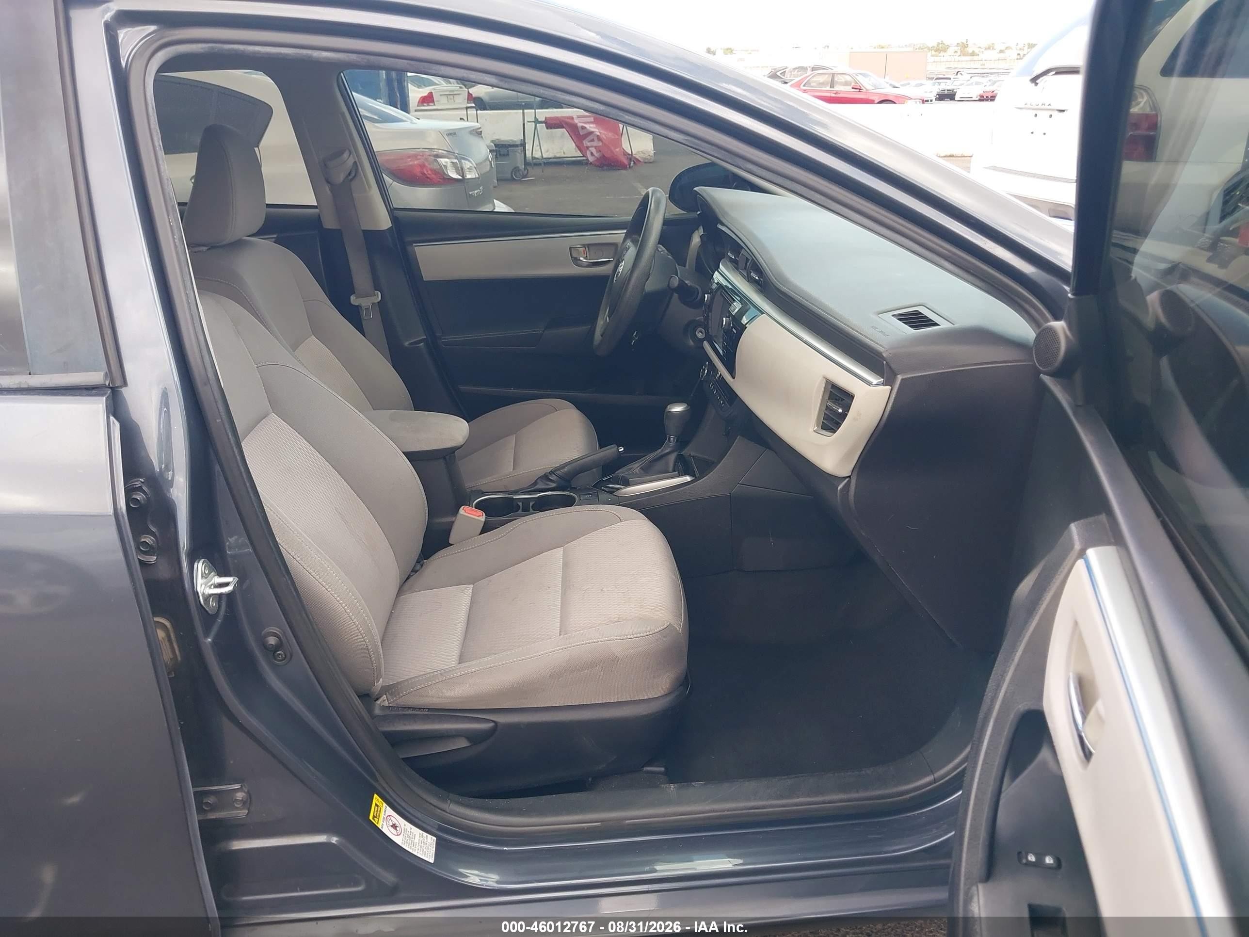 2015 Toyota Corolla Le Plus Blue vin: 5YFBURHE7FP275543