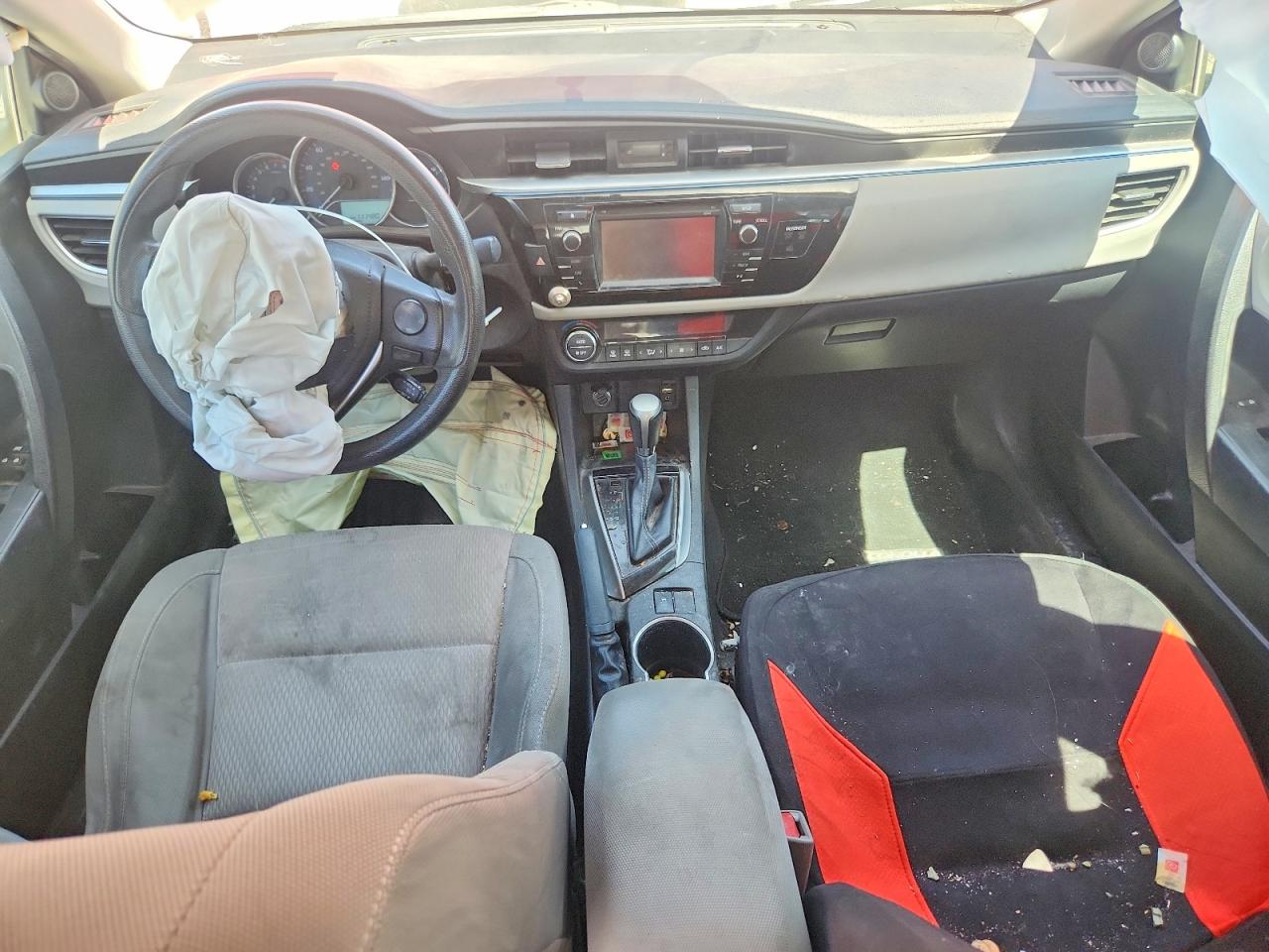 2015 Toyota Corolla Le Red vin: 5YFBURHE7FP278295