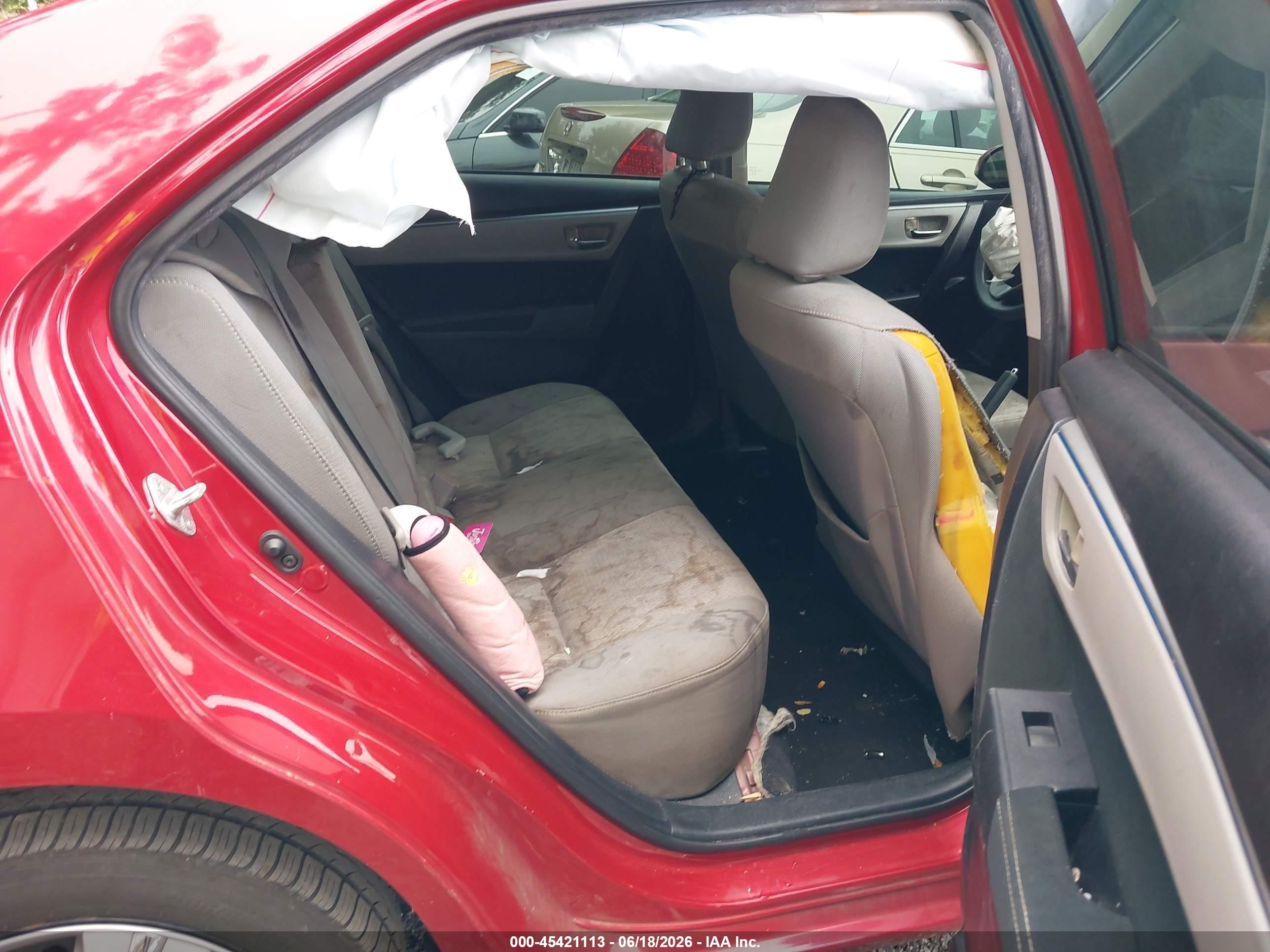 2015 Toyota Corolla Le Red vin: 5YFBURHE7FP304801