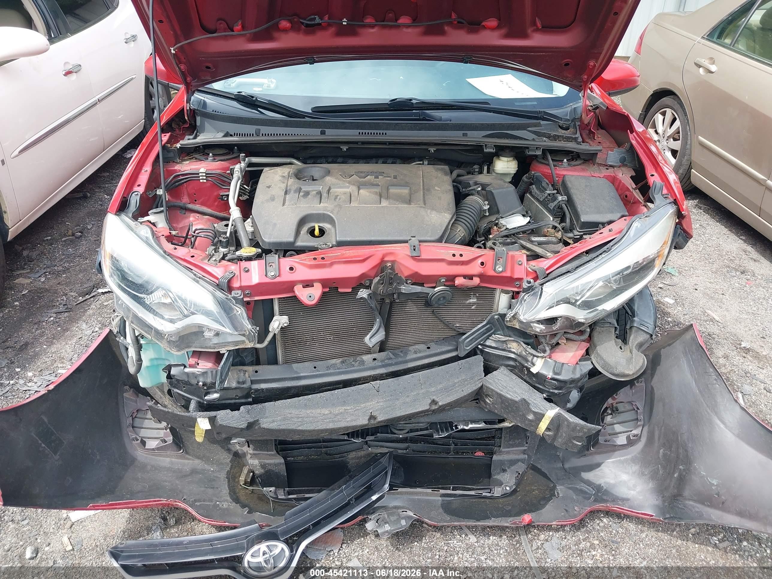 2015 Toyota Corolla Le Red vin: 5YFBURHE7FP304801