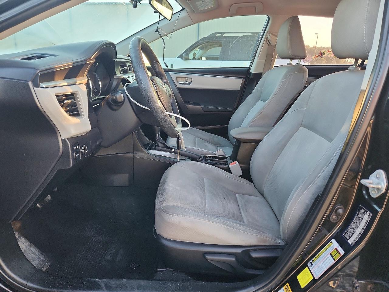 2015 Toyota Corolla Le Черный vin: 5YFBURHE7FP316141
