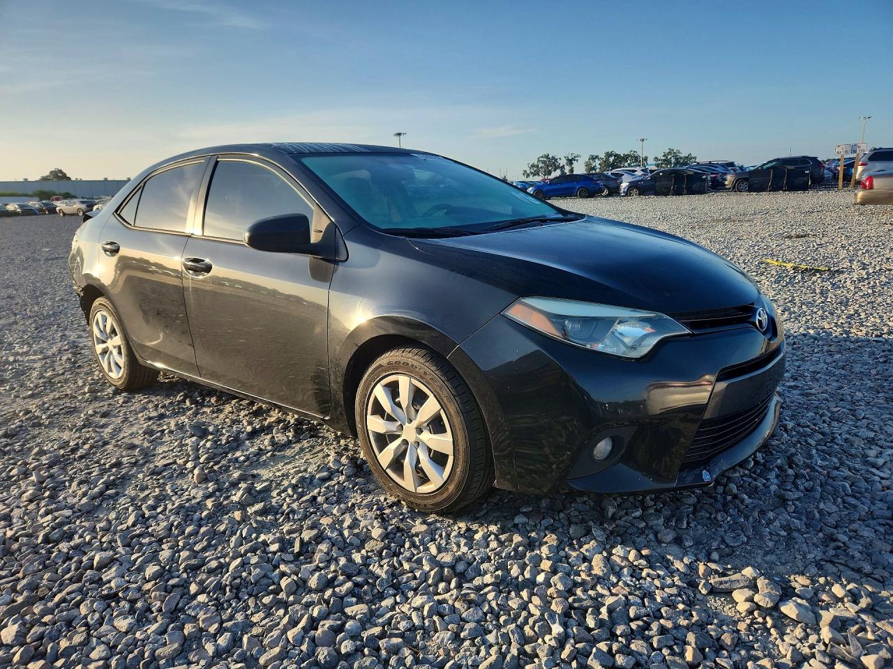 2015 Toyota Corolla Le Черный vin: 5YFBURHE7FP316141